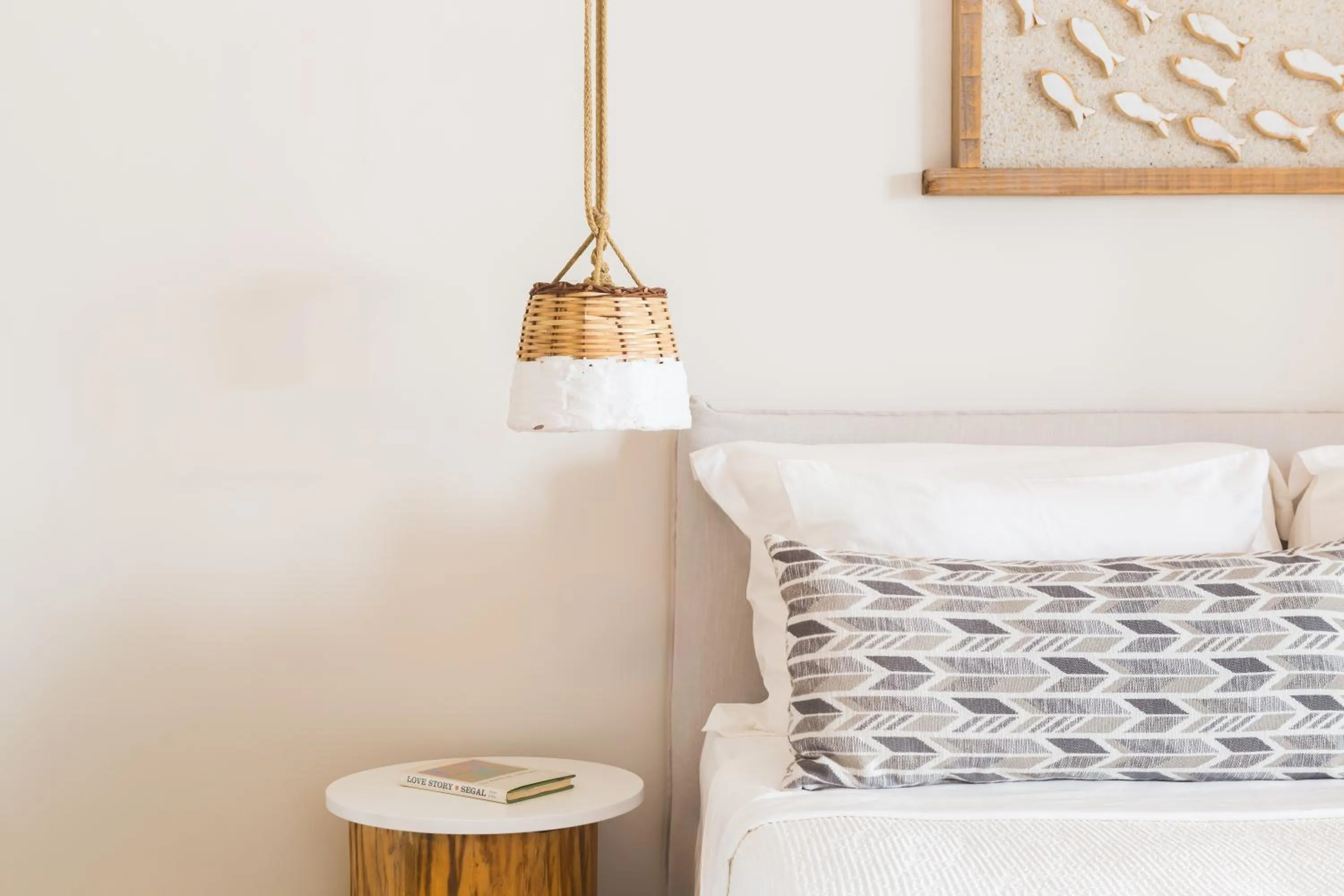 Bed in 18 Grapes Hotel