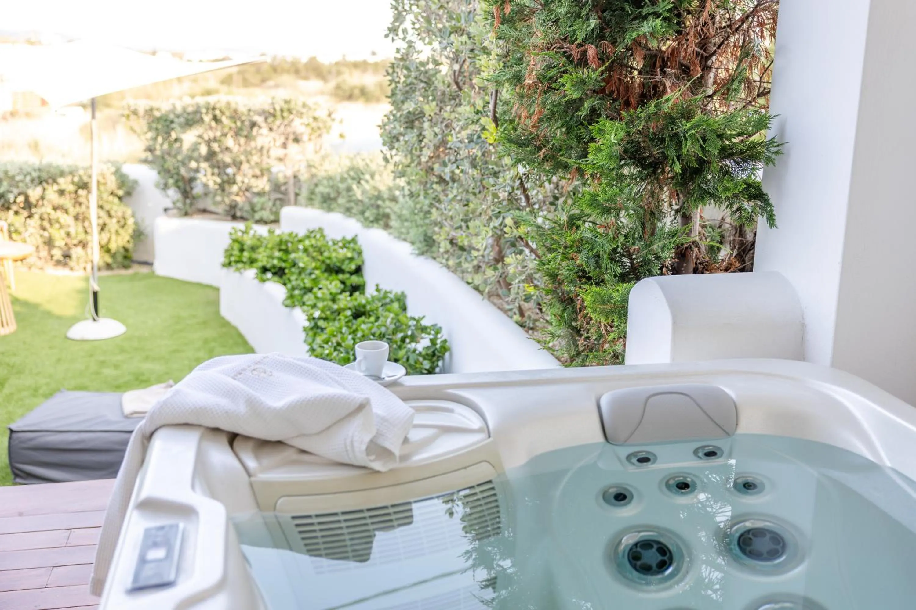 Hot Tub in 18 Grapes Hotel