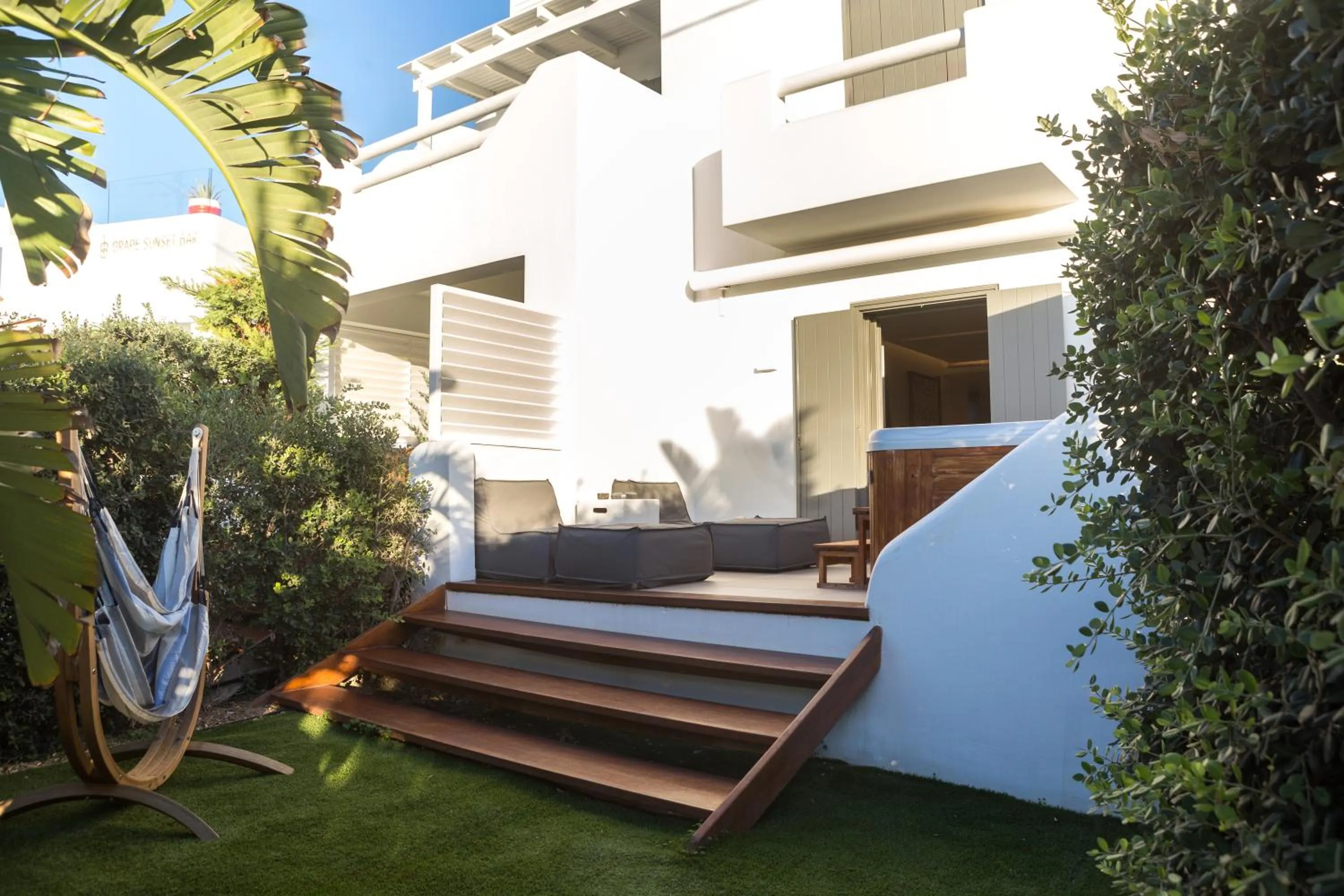 Garden in 18 Grapes Hotel