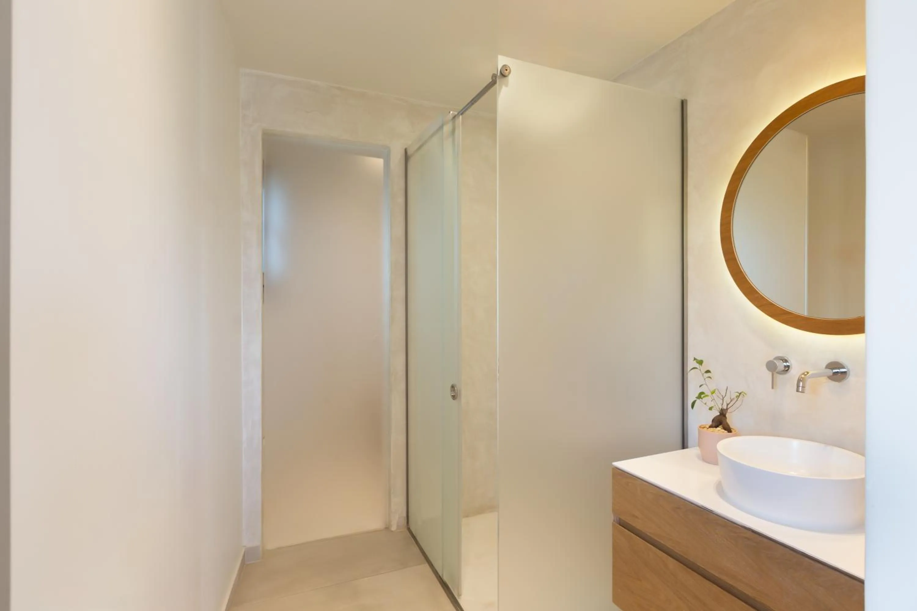 Bathroom in 18 Grapes Hotel