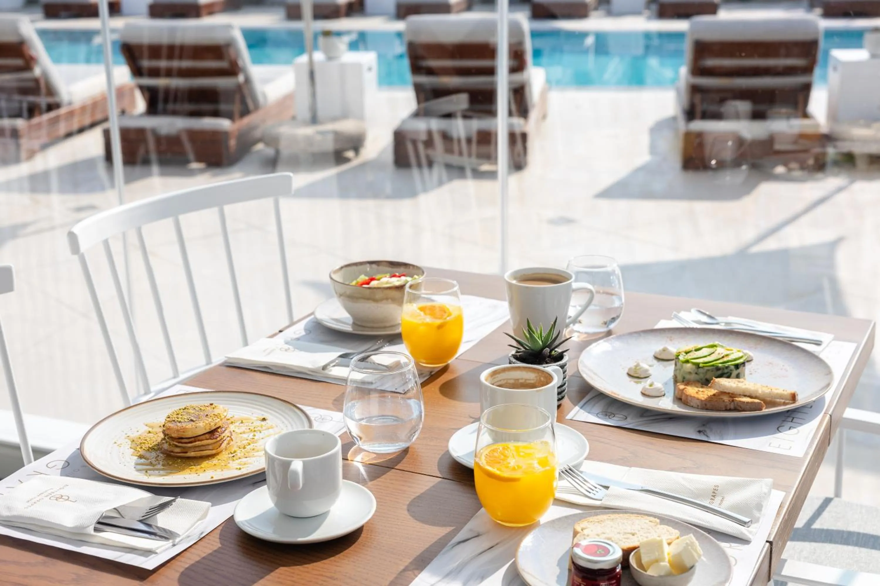 Food in 18 Grapes Hotel