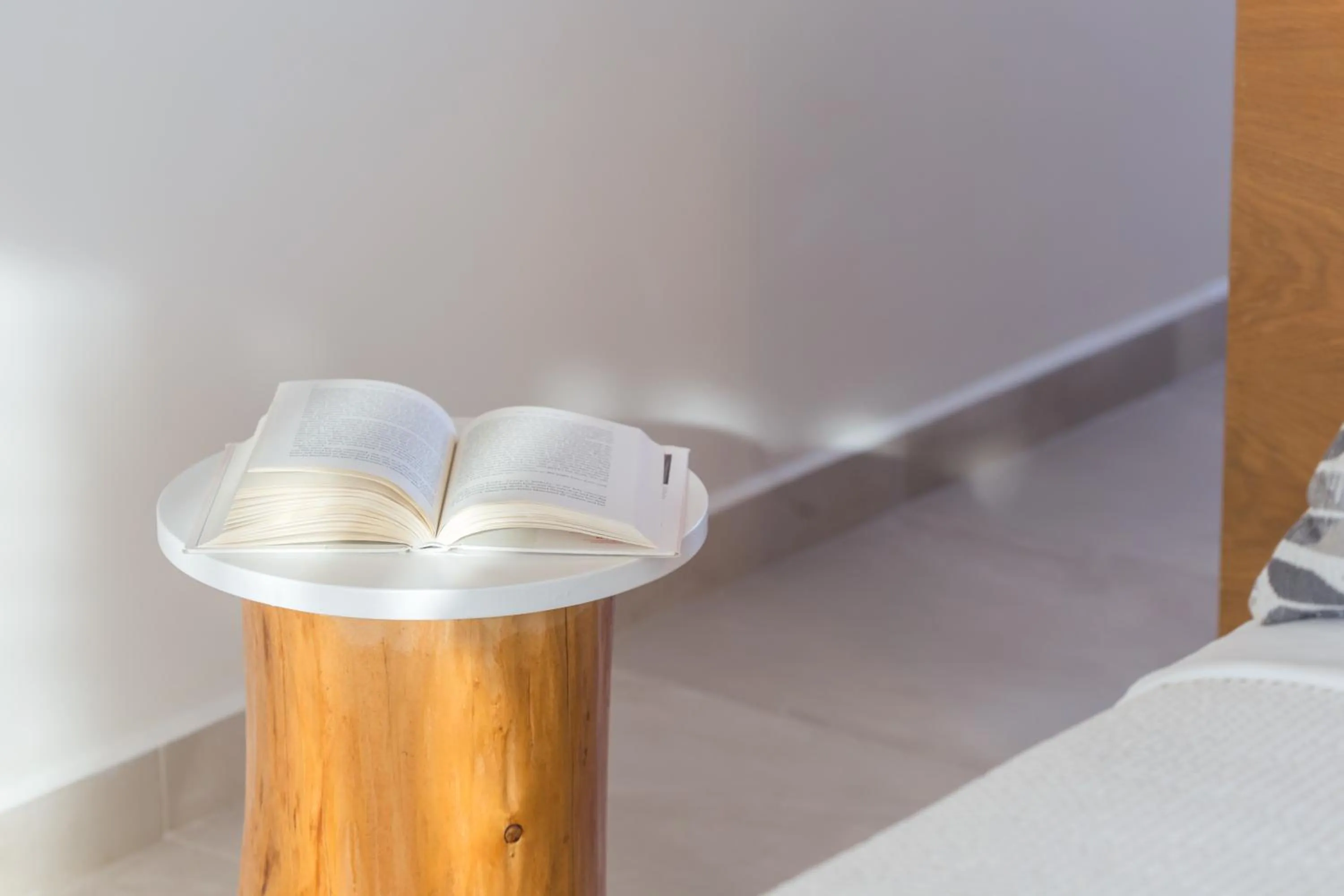 Decorative detail, Bed in 18 Grapes Hotel