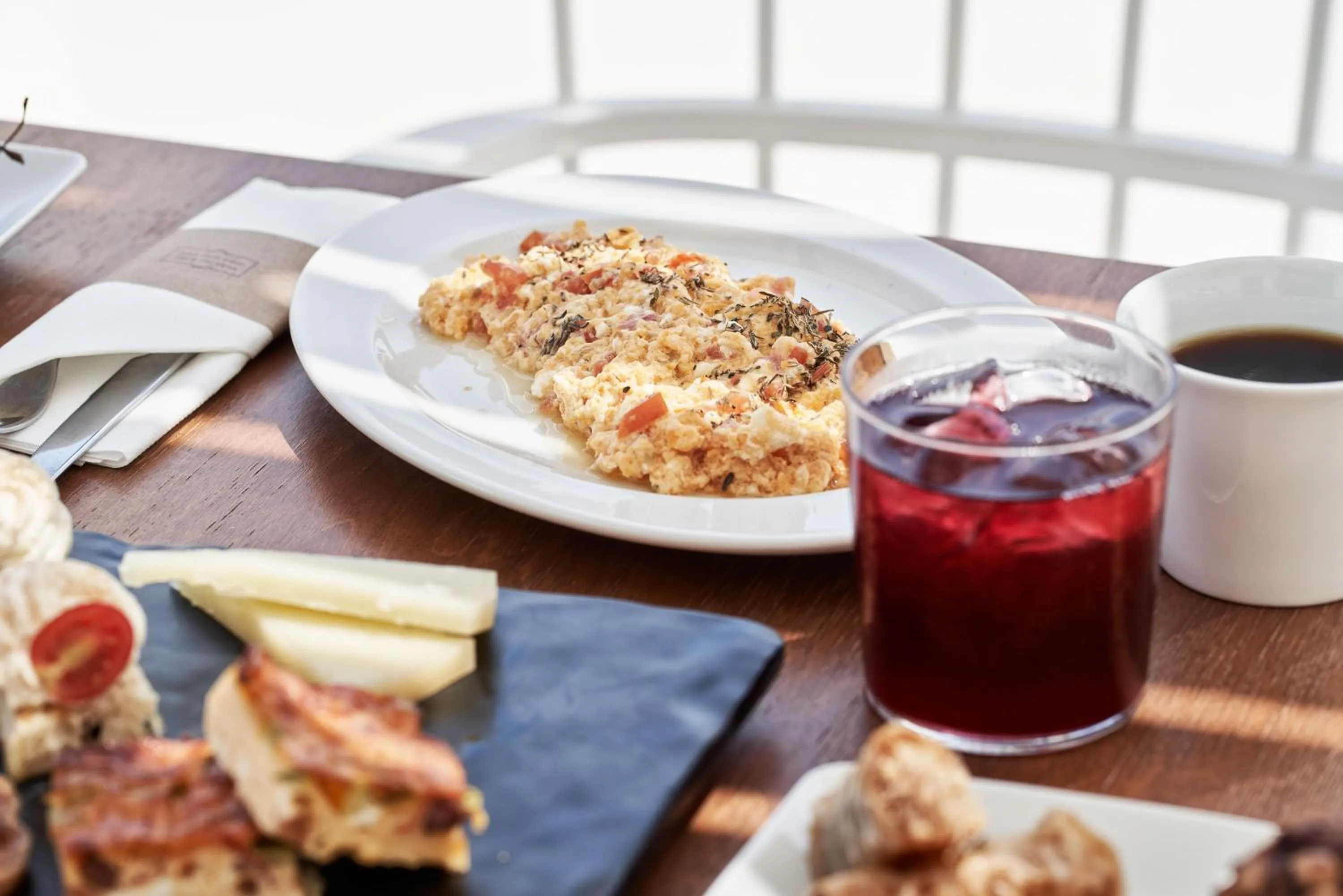 Food and drinks in 18 Grapes Hotel