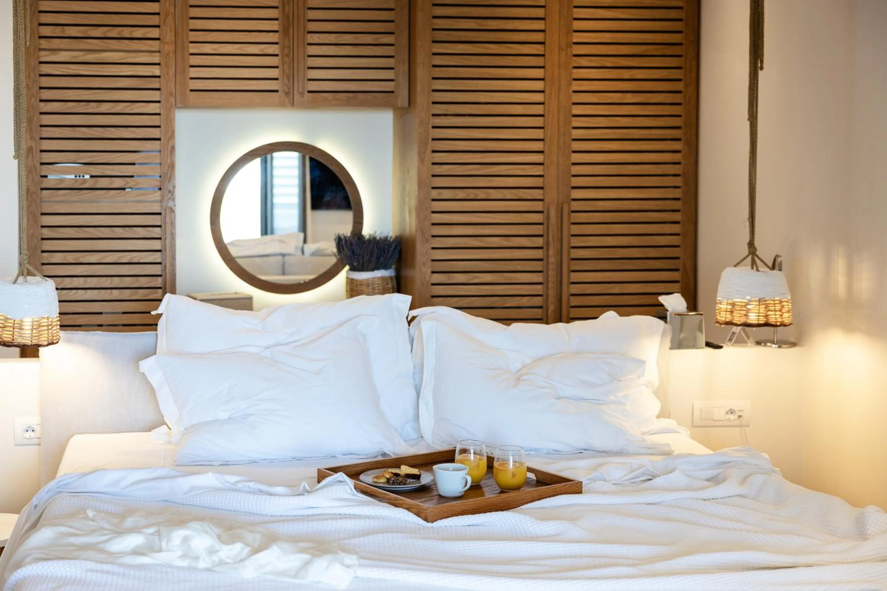 Bed in 18 Grapes Hotel