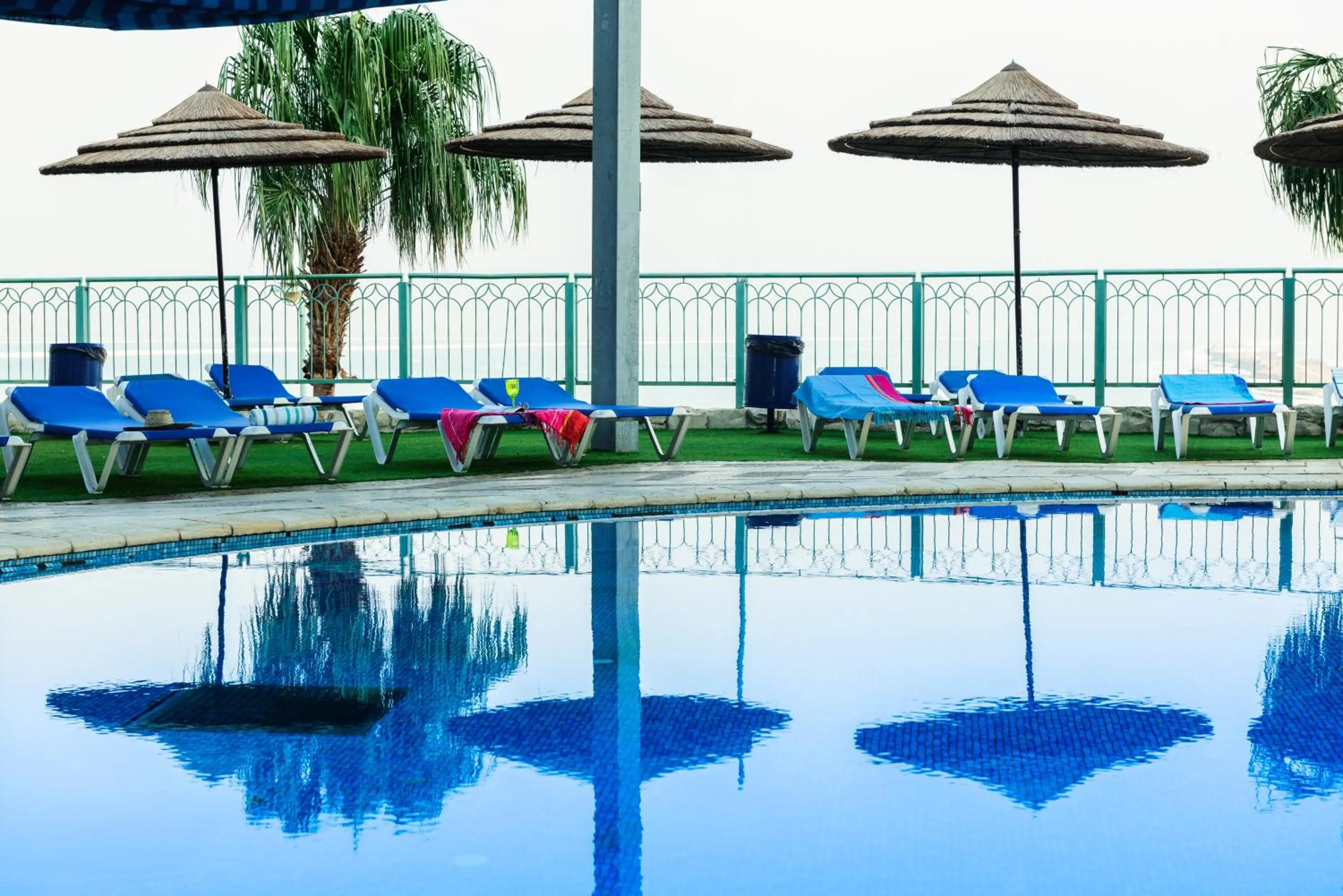 Swimming pool in Leonardo Plaza Hotel Dead Sea