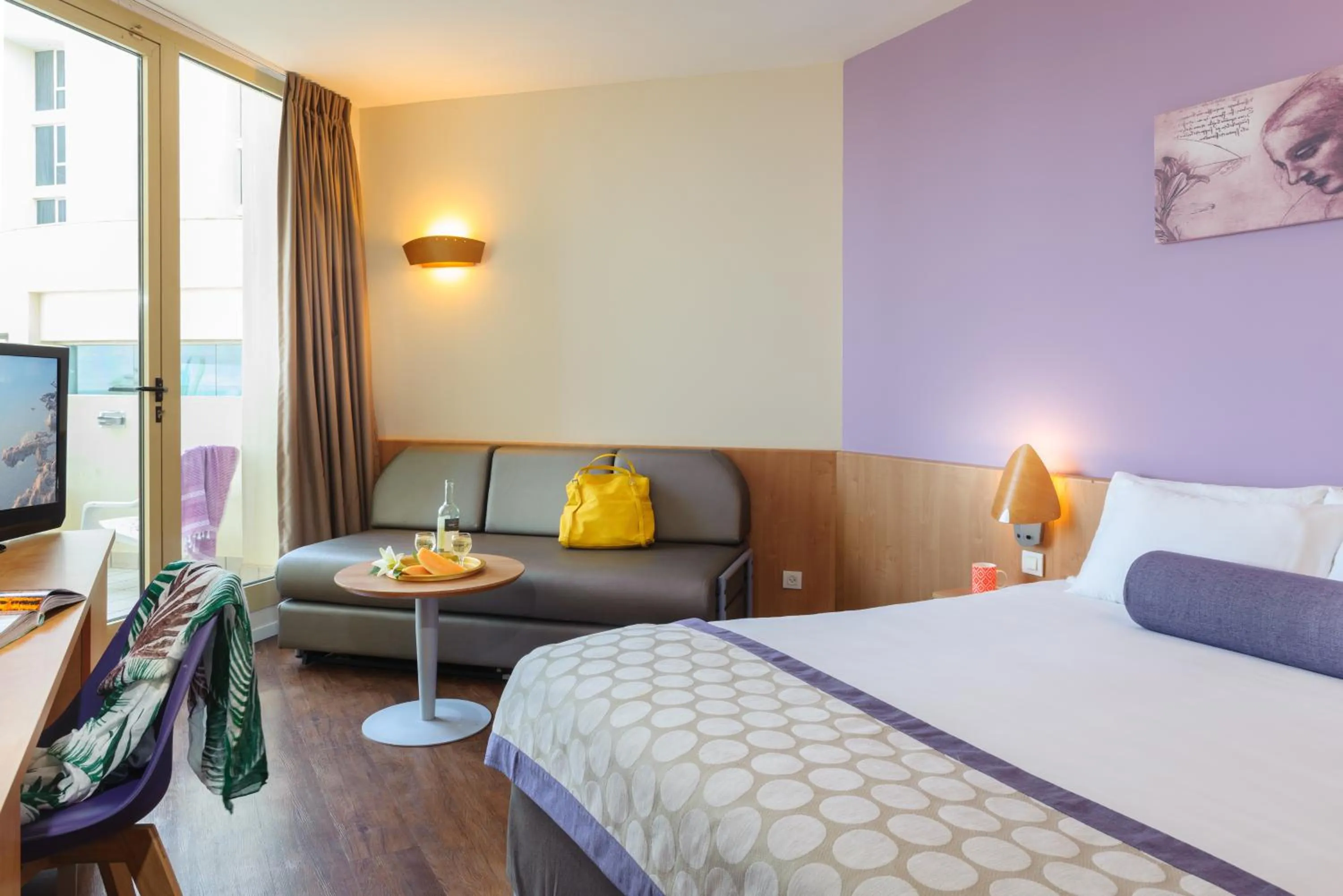 Bedroom, Bed in Leonardo Plaza Hotel Dead Sea