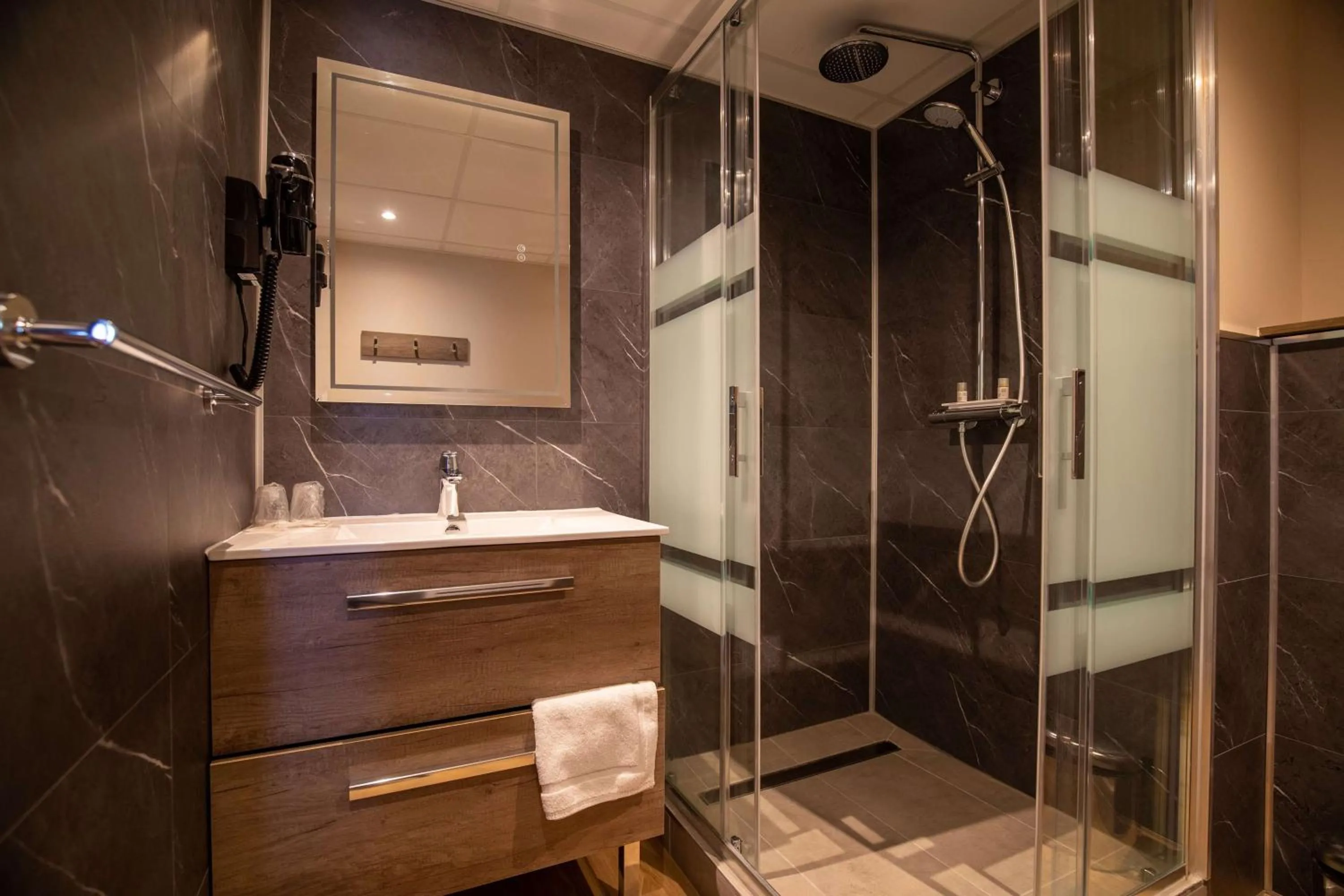 Bathroom in Brit Hotel & Spa Côte des Sables