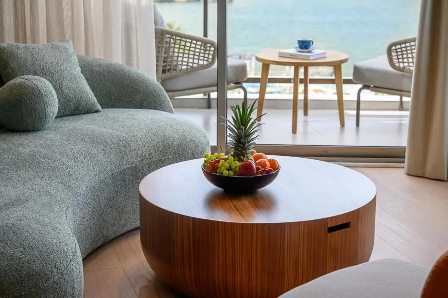 Seating area in Leonardo Plaza Hotel Tiberias