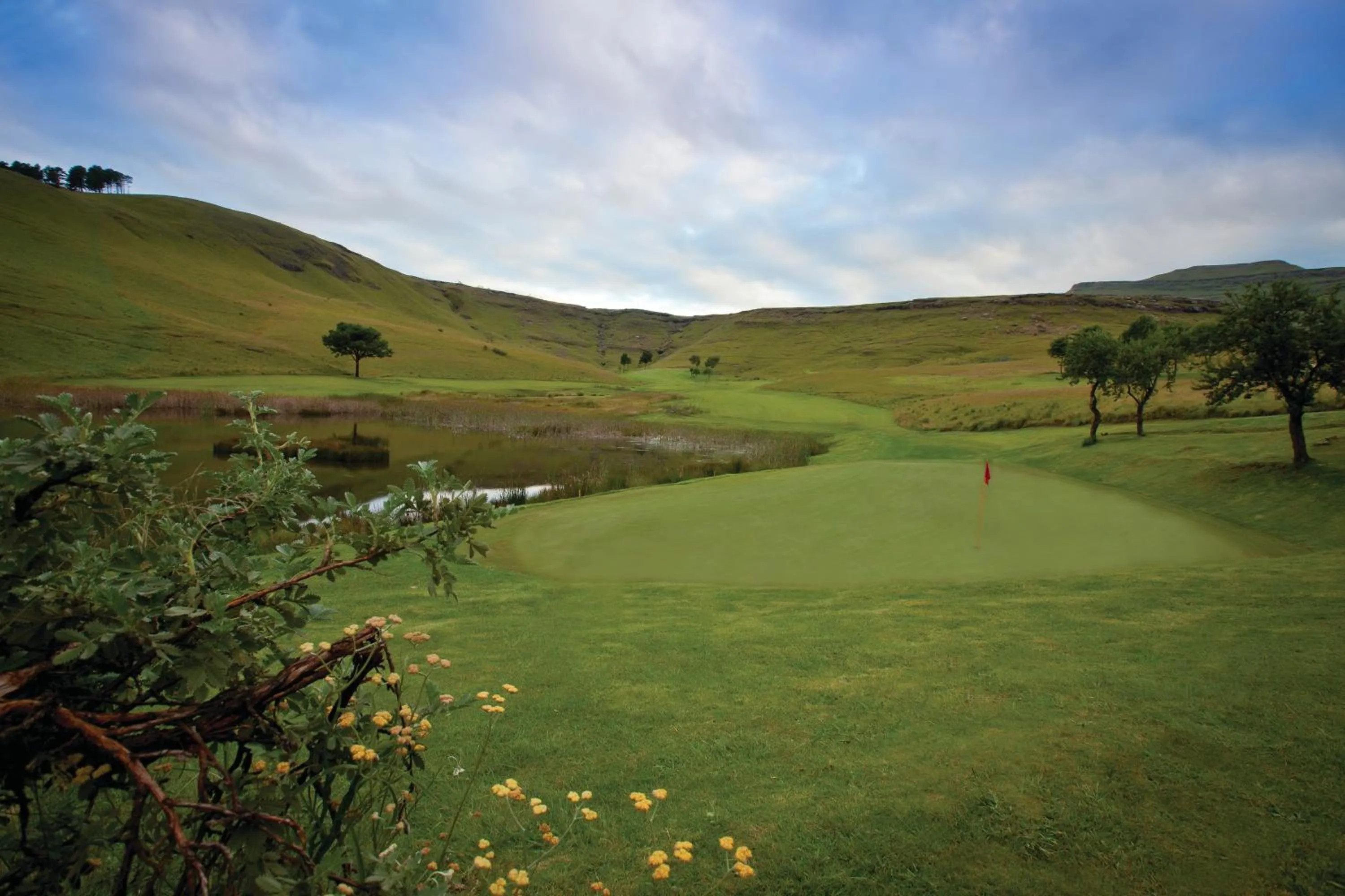 Golfcourse in Gooderson Drakensberg Gardens Golf & Spa Resort