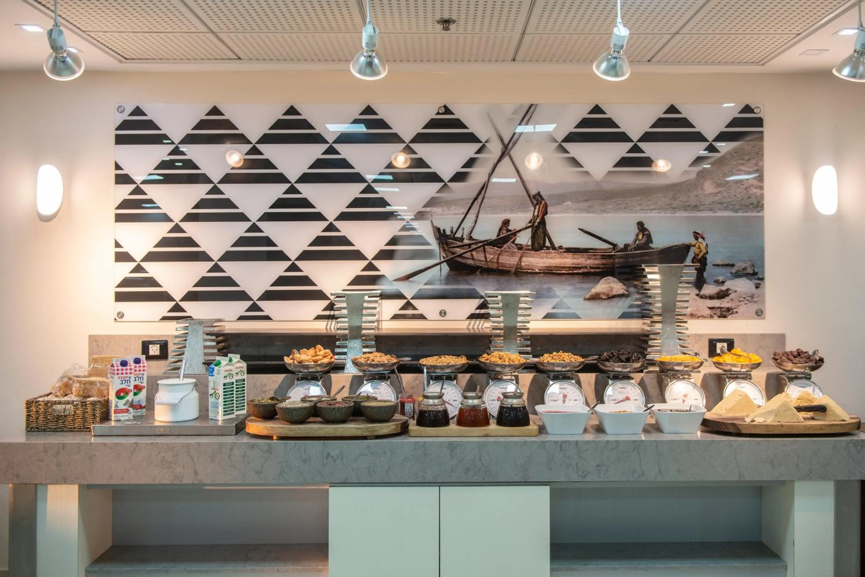 Food and drinks in Leonardo Hotel Tiberias