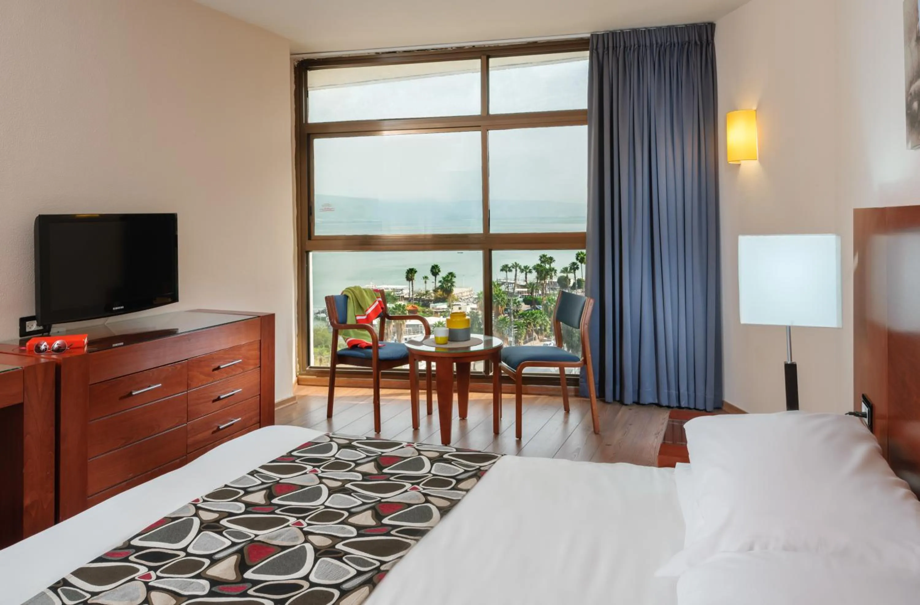 Bedroom, Bed in Leonardo Hotel Tiberias