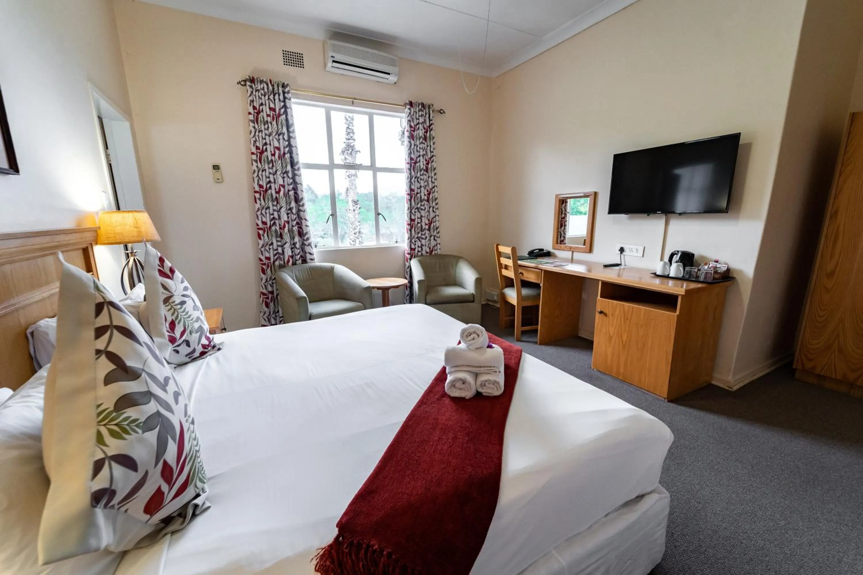 Bedroom, Bed in Gooderson Natal Spa Hot Springs Resort