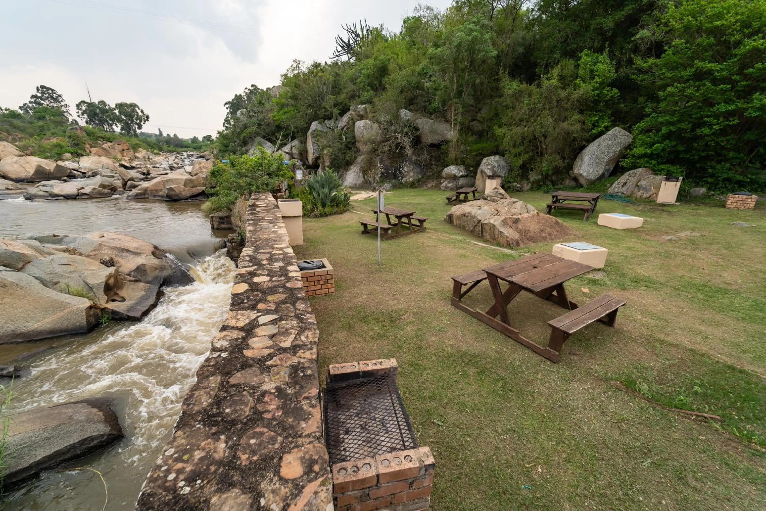 BBQ facilities in Gooderson Natal Spa Hot Springs Resort