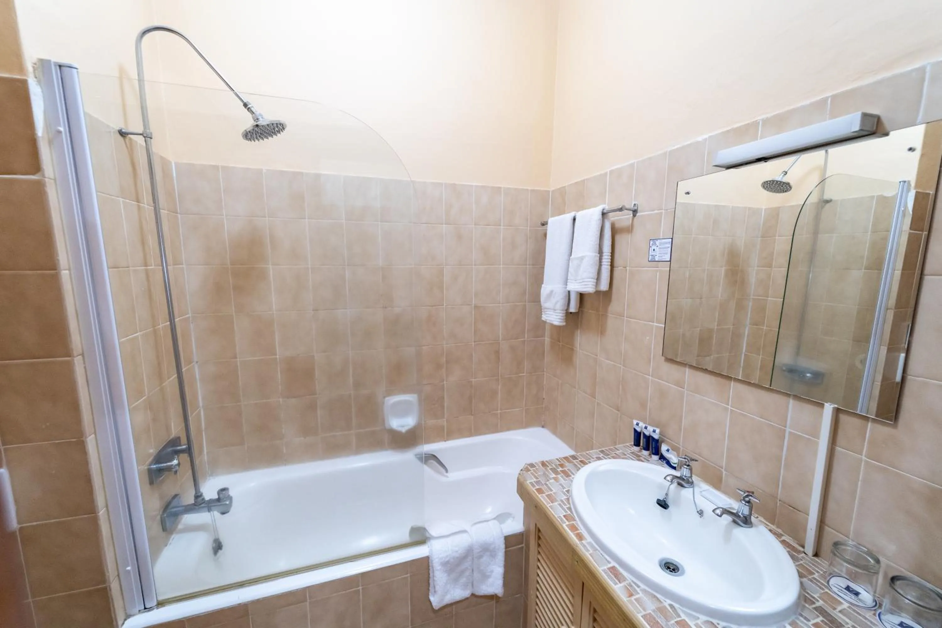 Bathroom in Gooderson Natal Spa Hot Springs Resort