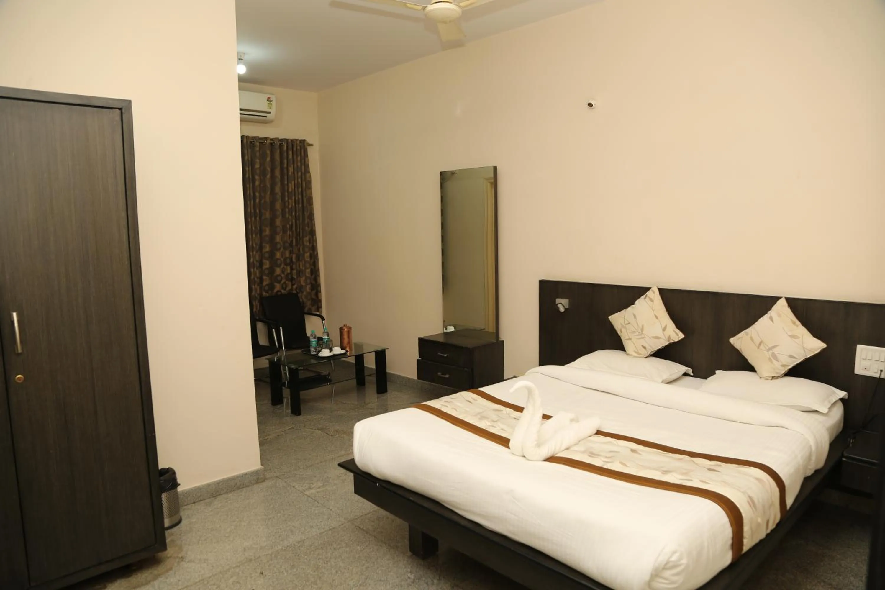 Photo of the whole room in Soundarya Hotel