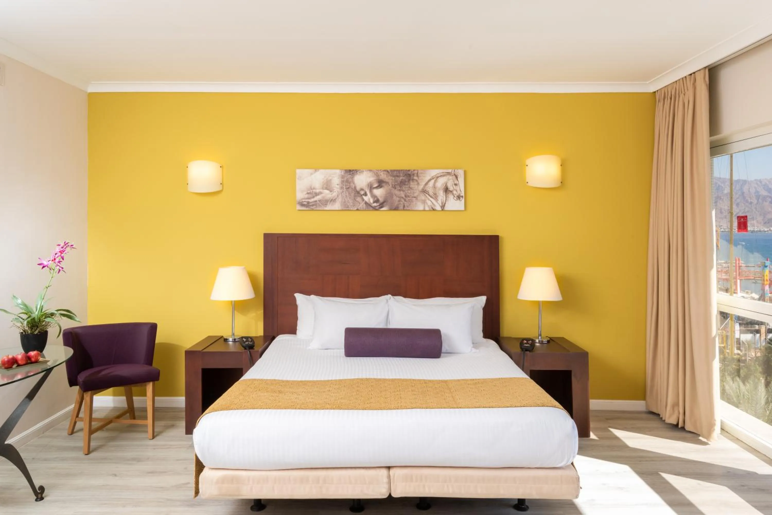 Living room, Bed in Leonardo Plaza Hotel Eilat