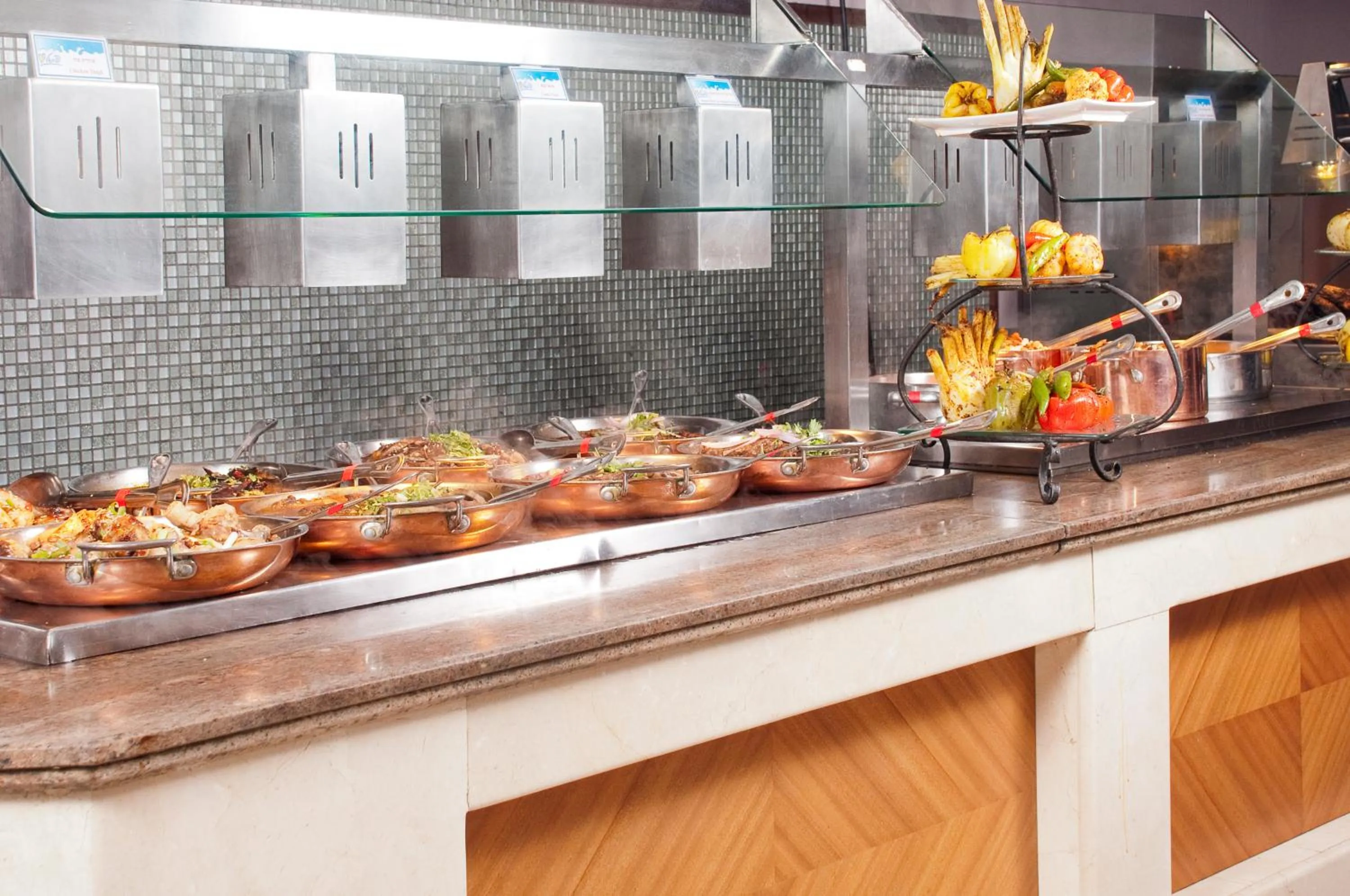 Restaurant/places to eat in Leonardo Plaza Hotel Eilat