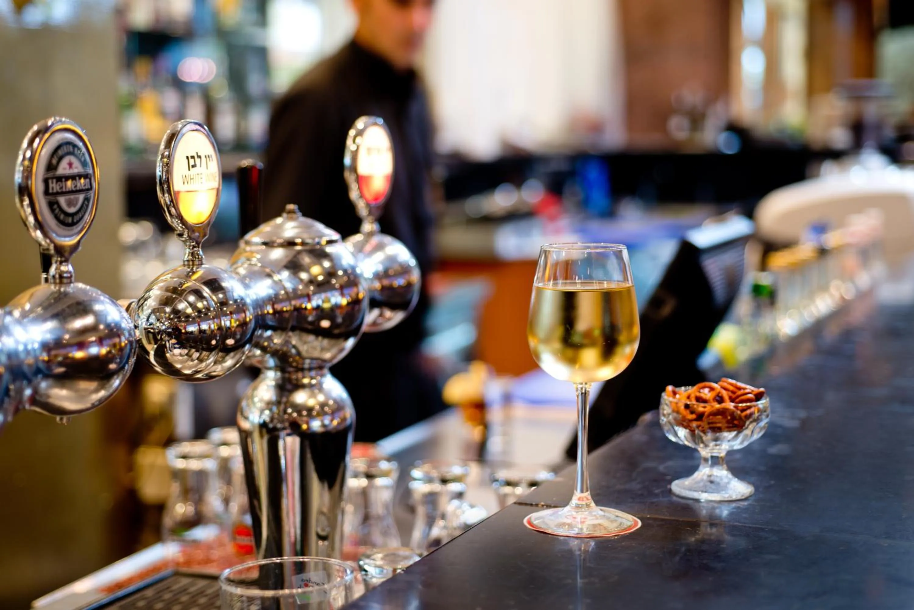 Lounge or bar in Leonardo Plaza Hotel Eilat