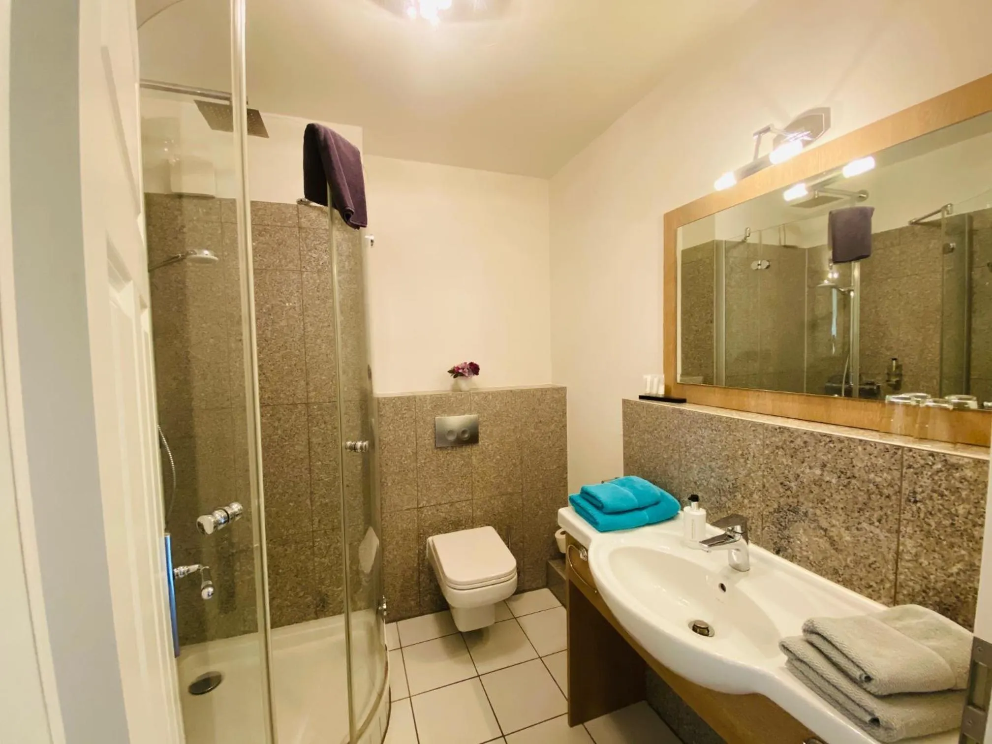 Shower in Landhaus Hammoor Stieper Gastronomie GmbH