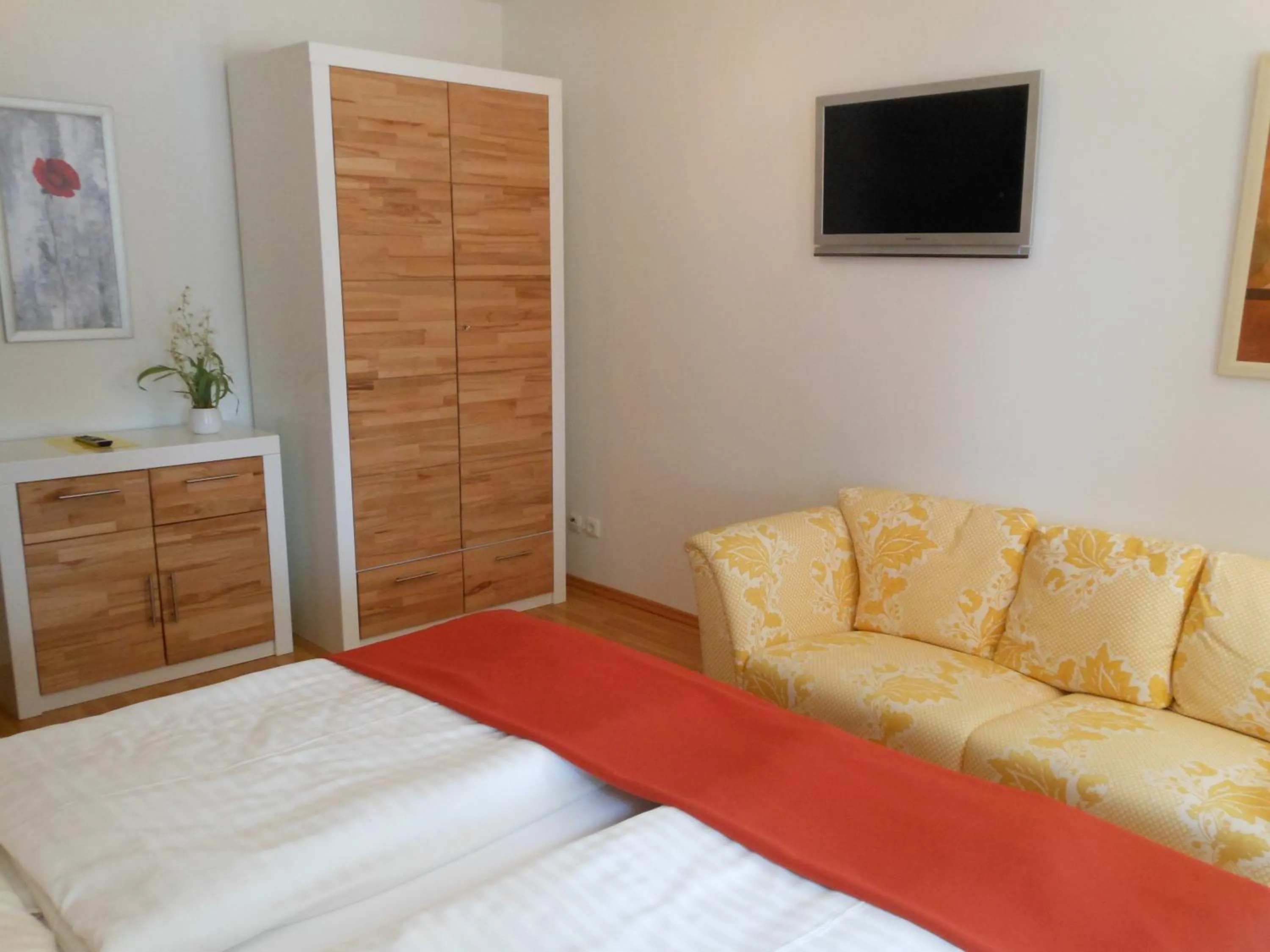 Photo of the whole room, Bed in Landhaus Hammoor Stieper Gastronomie GmbH