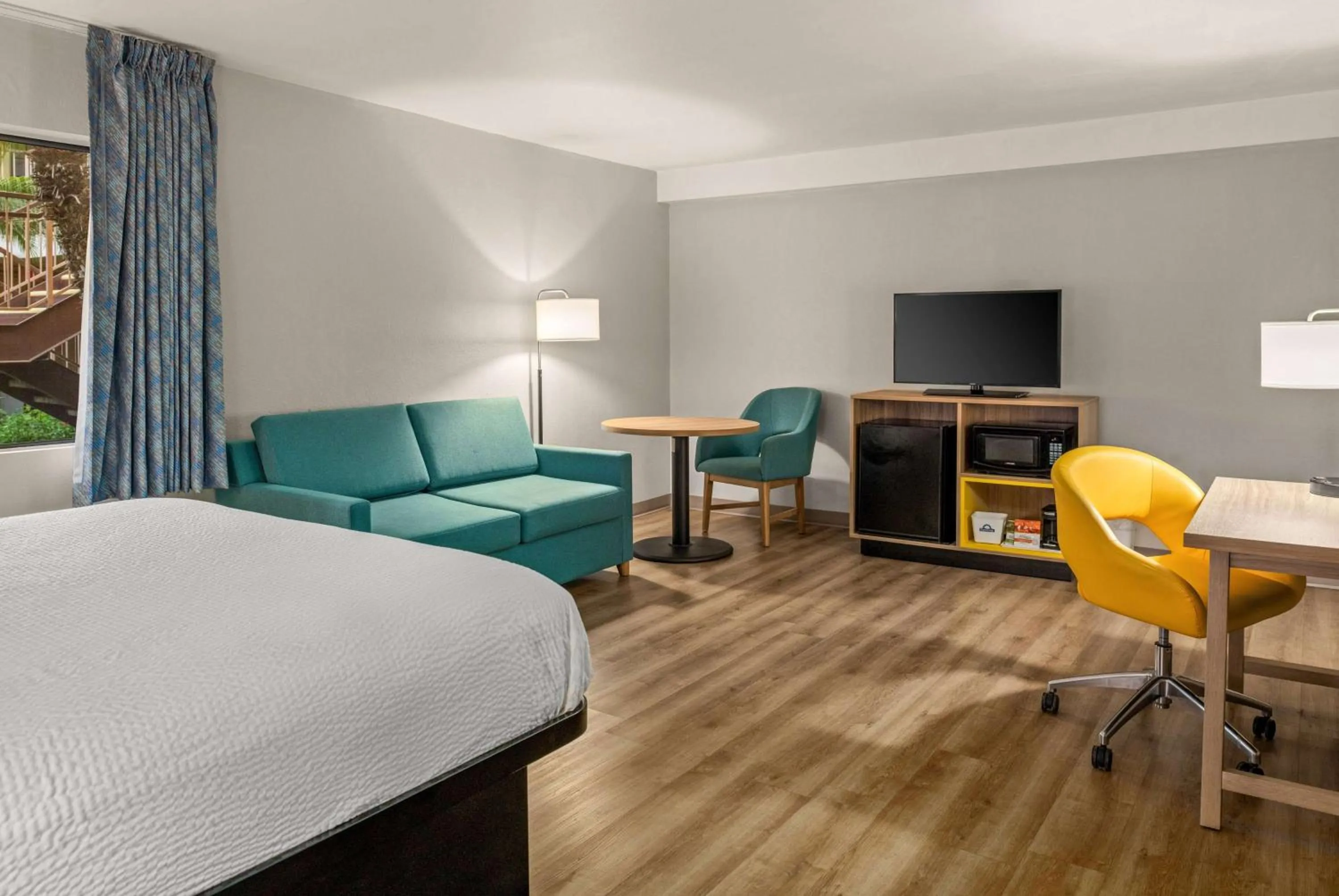 Photo of the whole room in Days Inn & Suites by Wyndham Artesia