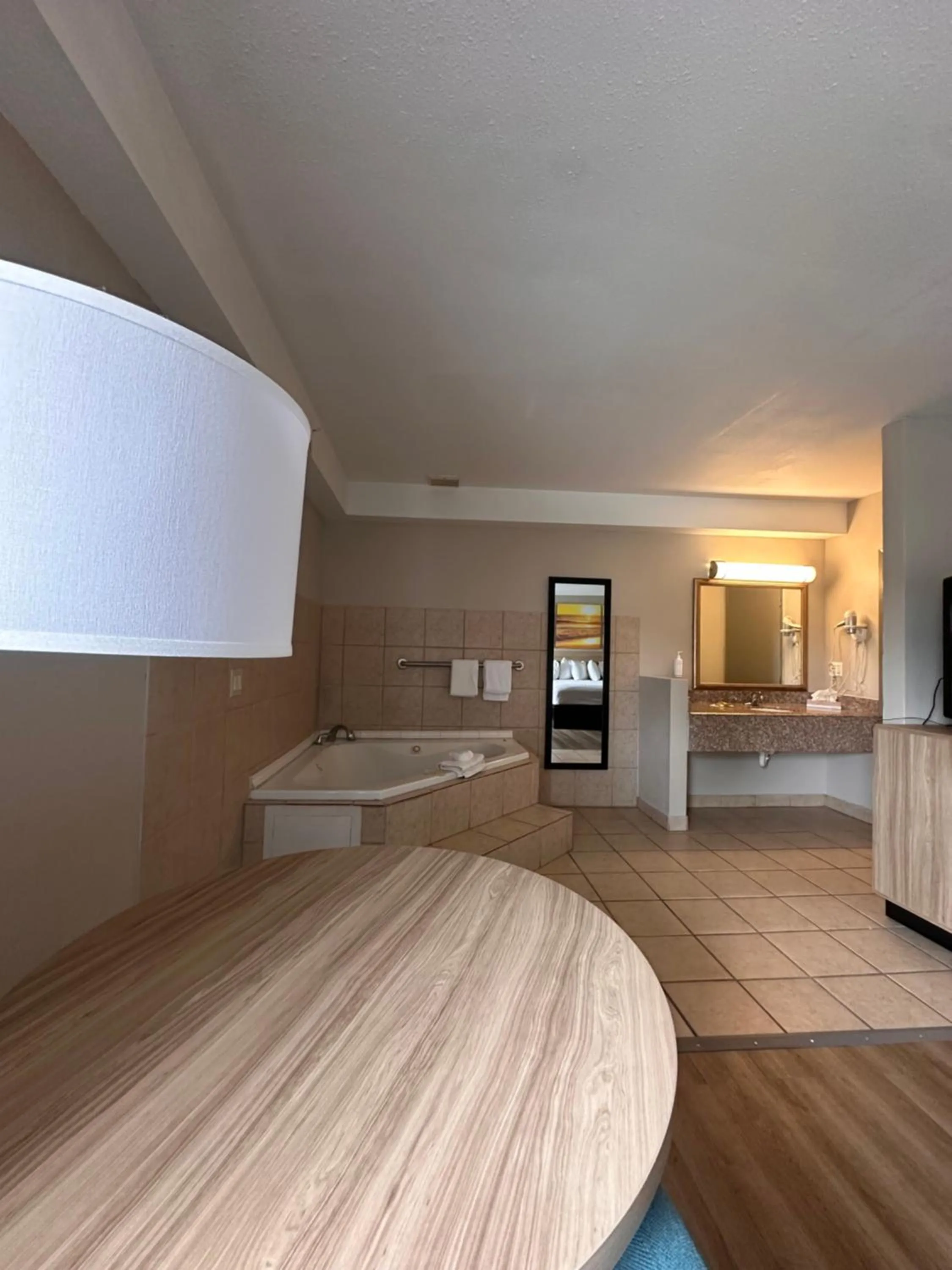 Bed in Days Inn & Suites by Wyndham Artesia
