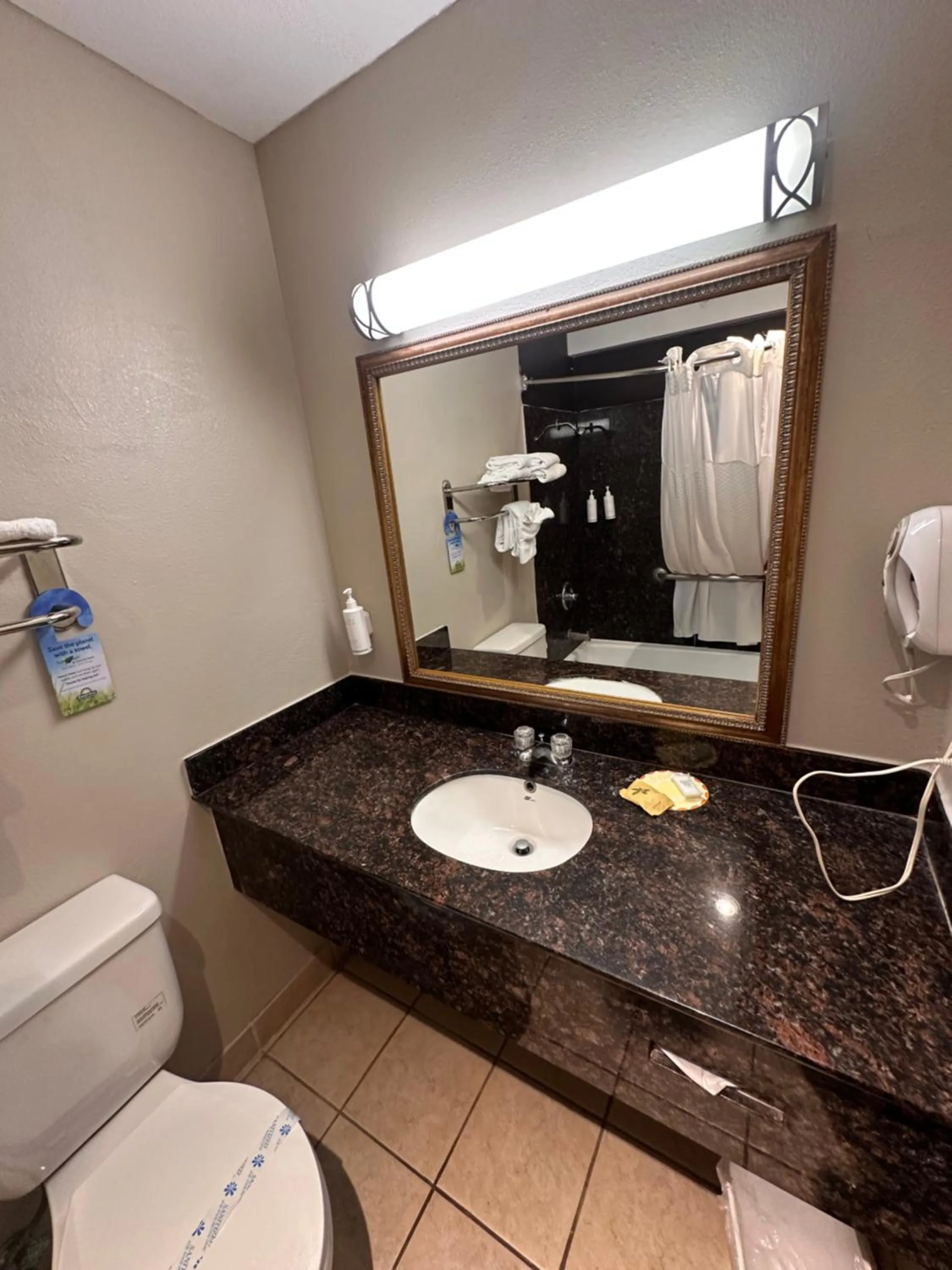 Days Inn & Suites by Wyndham Artesia