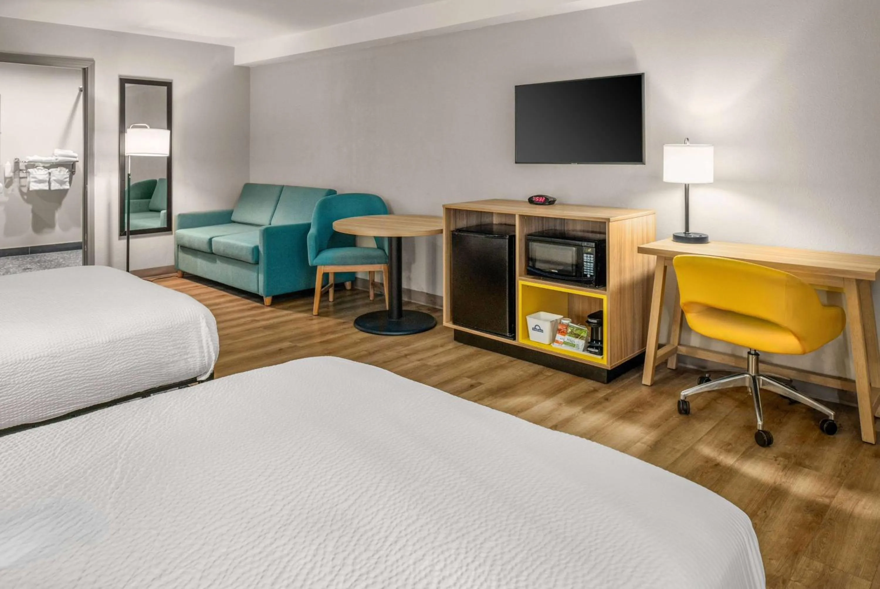 Photo of the whole room, Bed in Days Inn & Suites by Wyndham Artesia