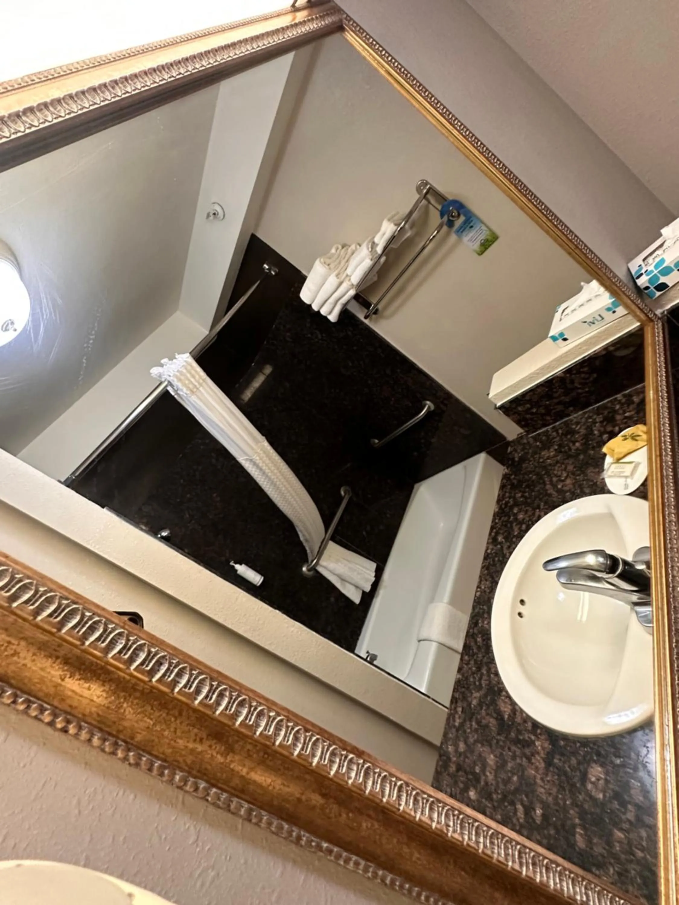 Days Inn & Suites by Wyndham Artesia