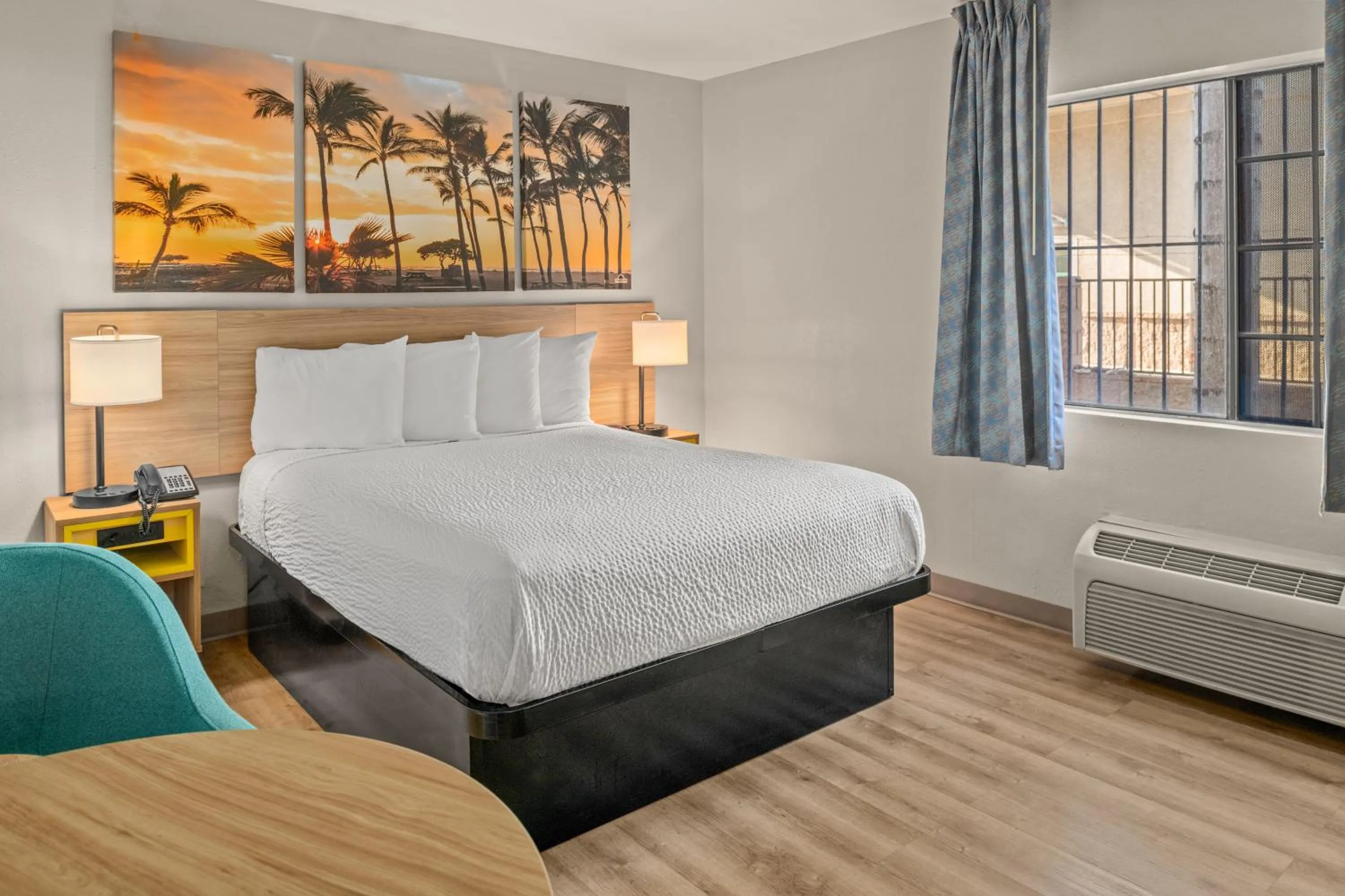Bed in Days Inn & Suites by Wyndham Artesia