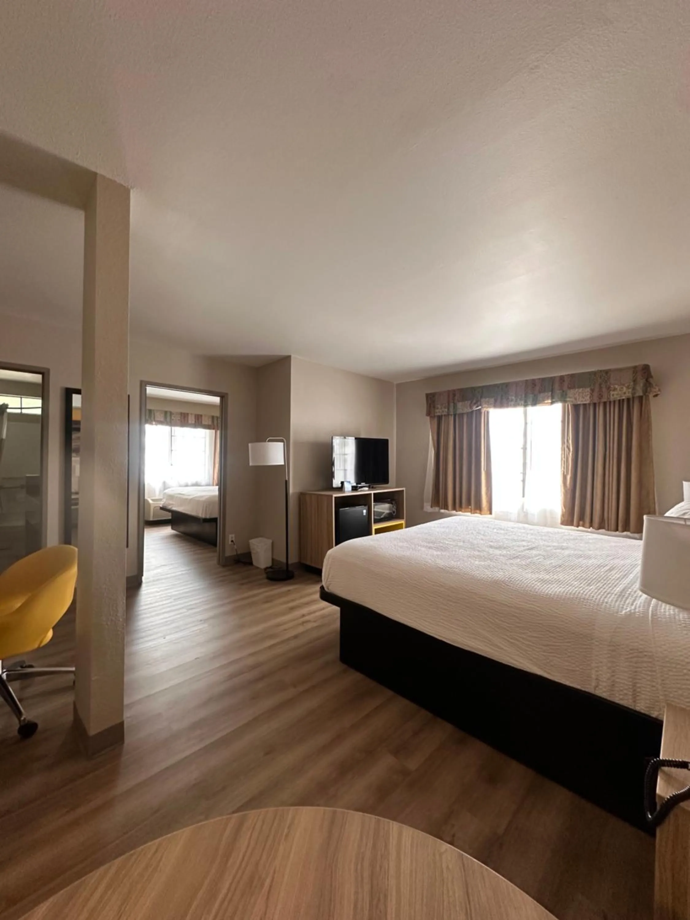 Bed in Days Inn & Suites by Wyndham Artesia