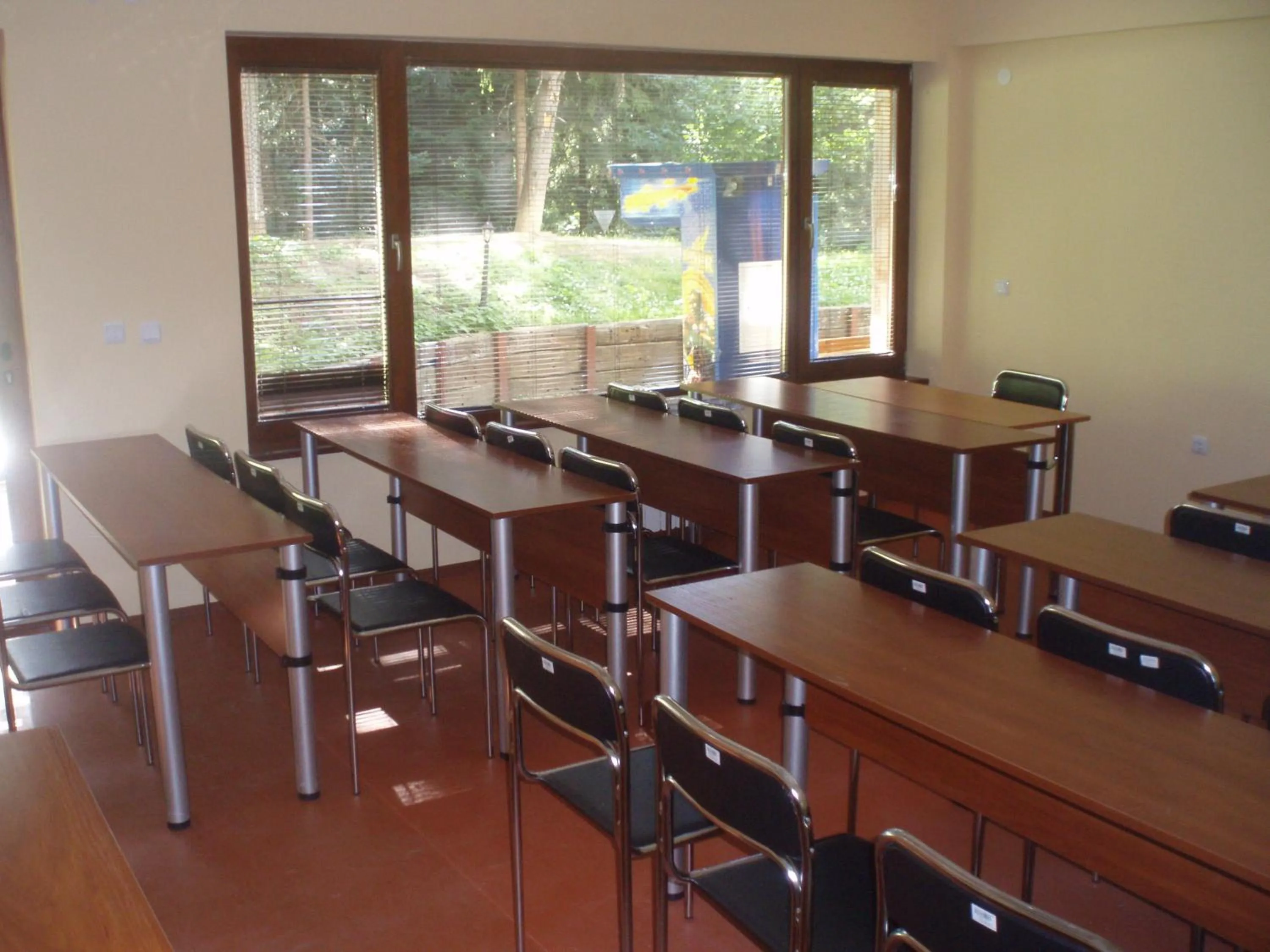 Business facilities in Villa Ibar
