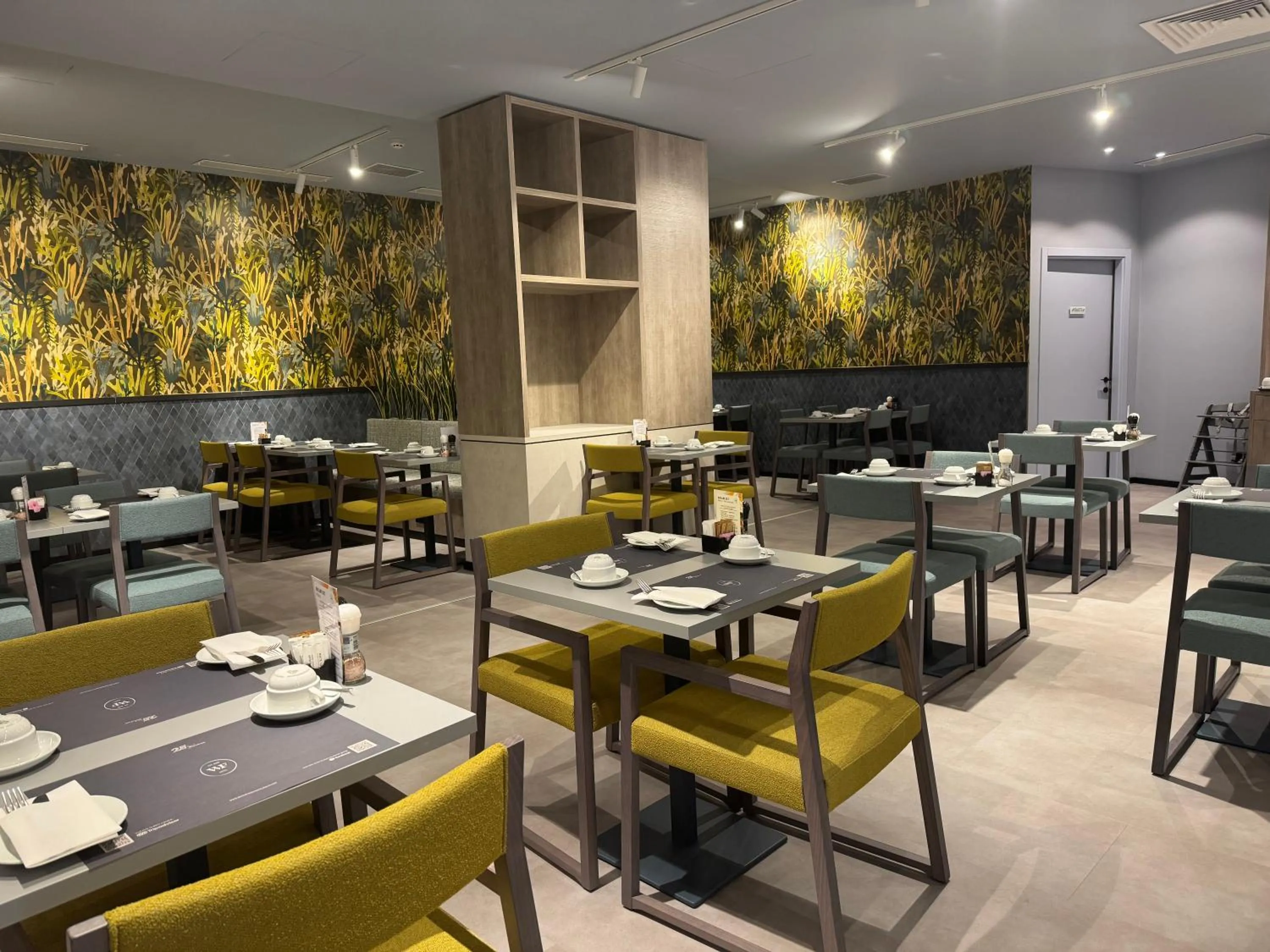 Restaurant/places to eat in Waterfront