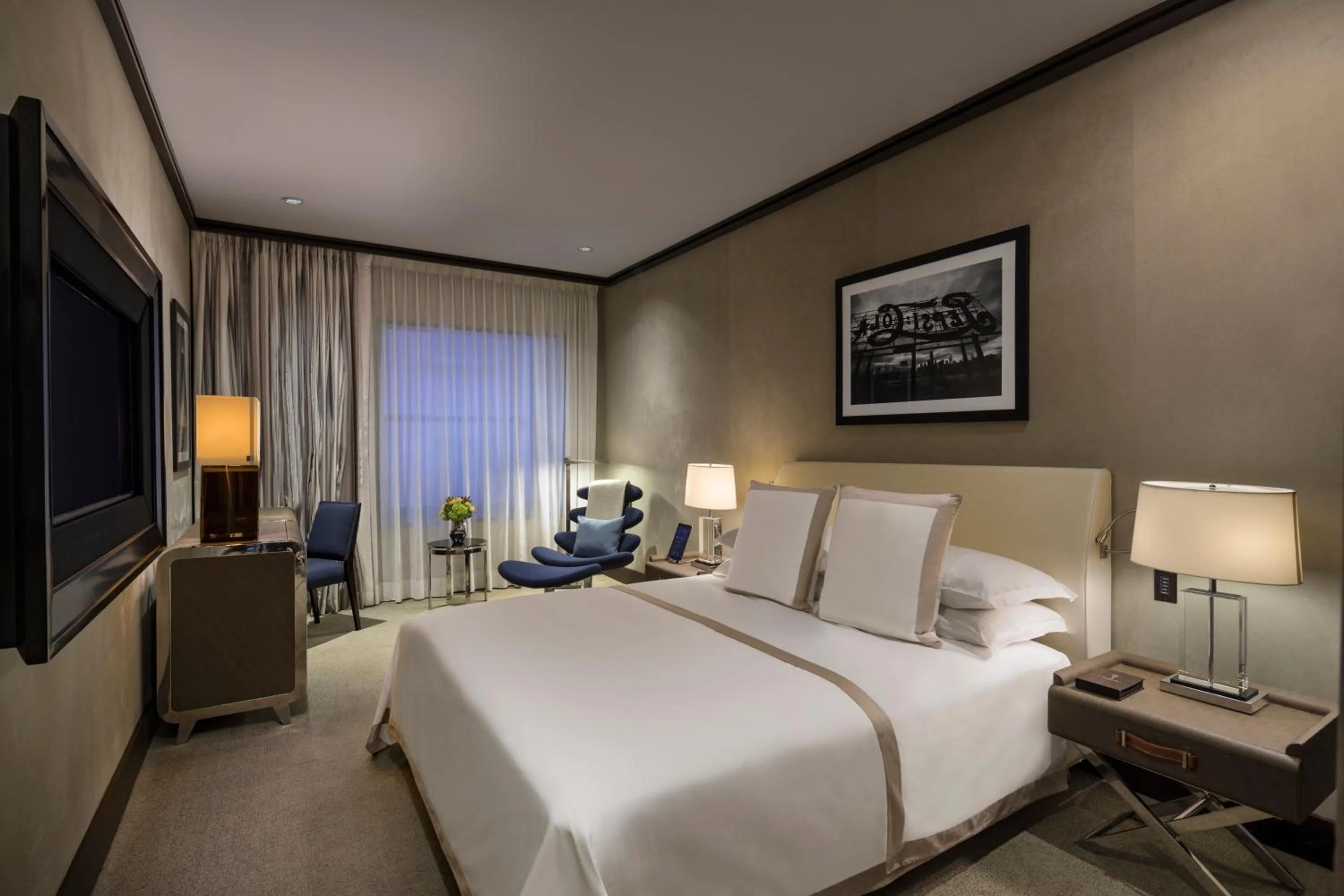 Photo of the whole room, Bed in The Chatwal, The Unbound Collection by Hyatt