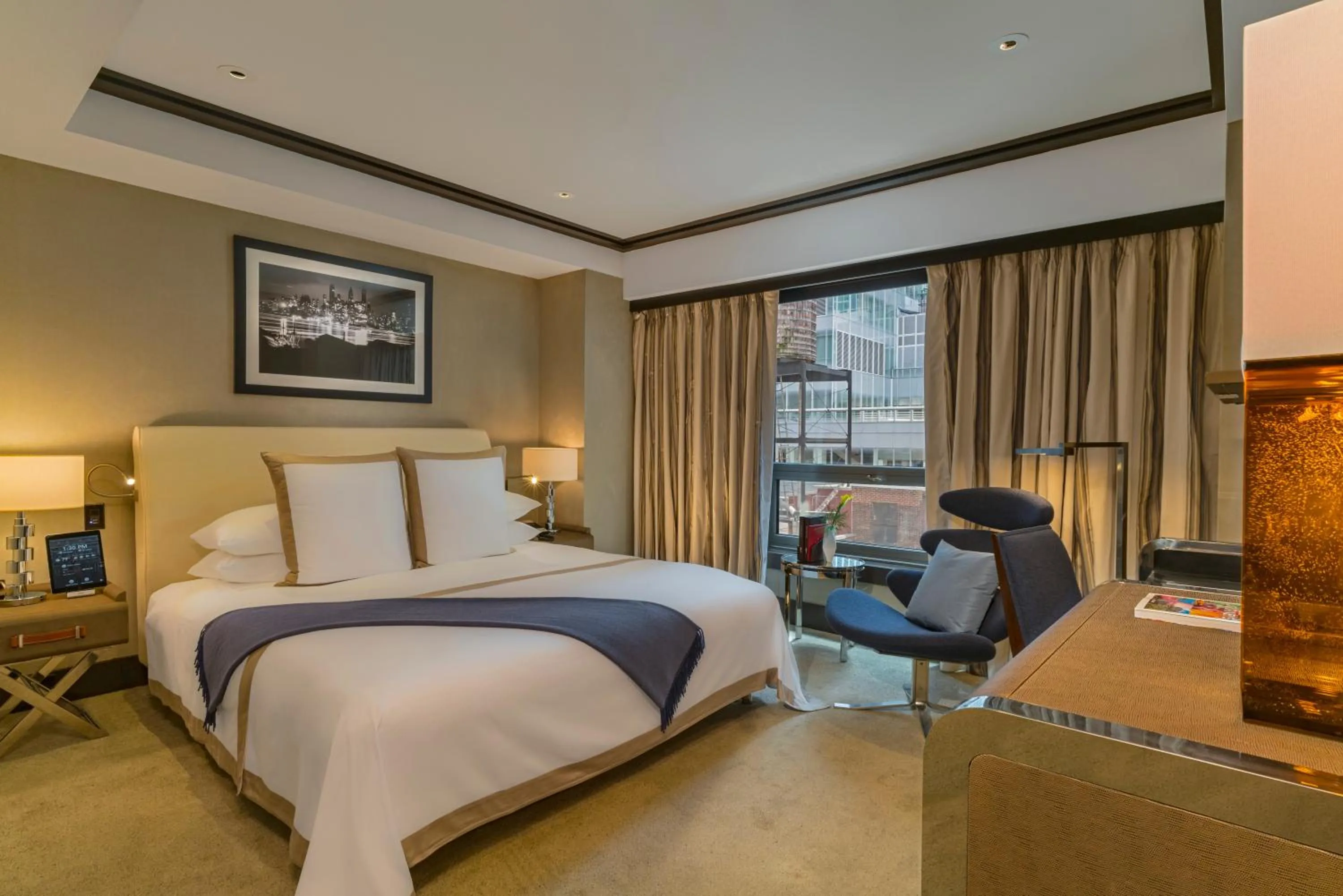 Bedroom, Bed in The Chatwal, The Unbound Collection by Hyatt