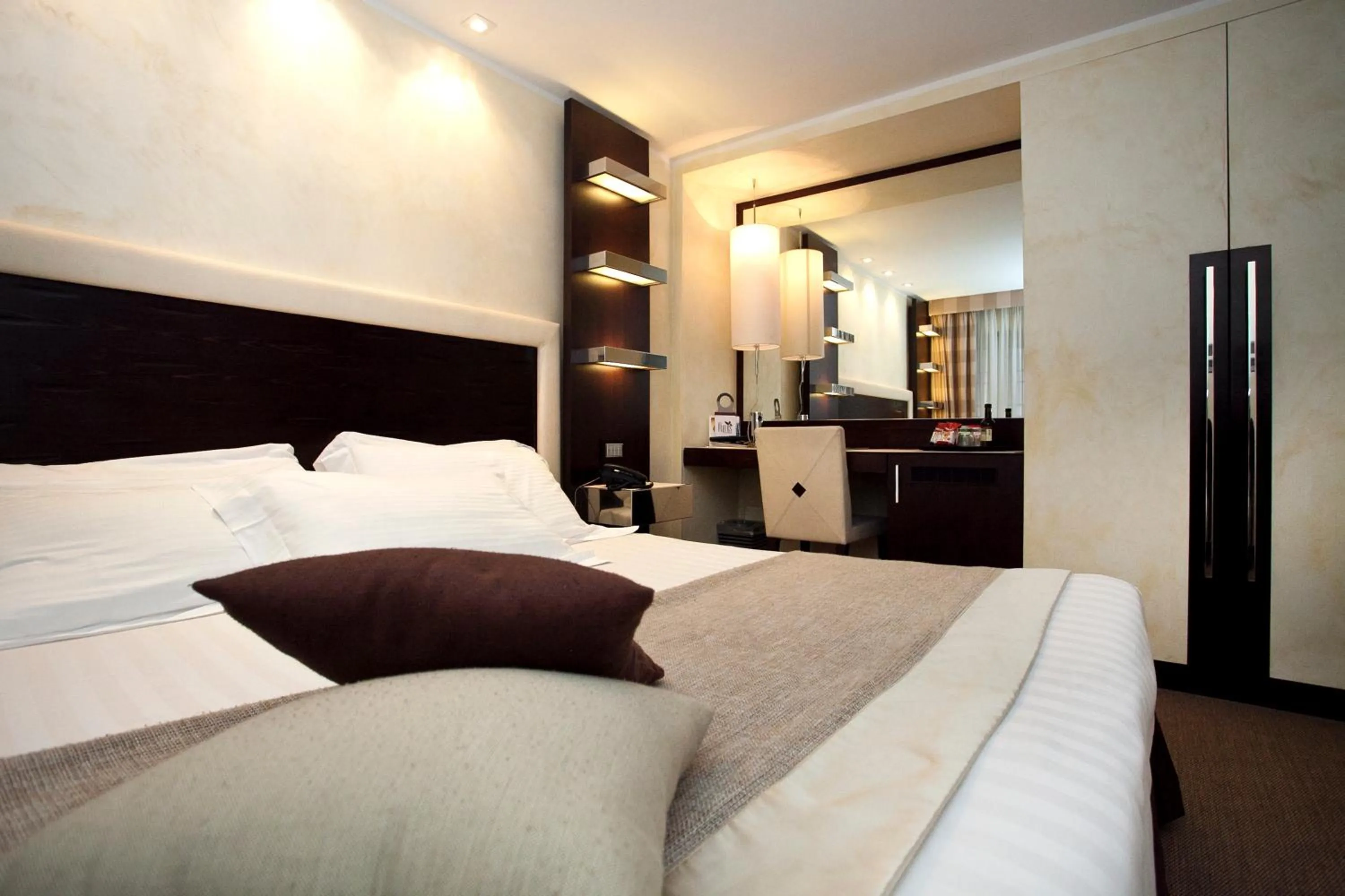 Bedroom in Les Fleurs Luxury House