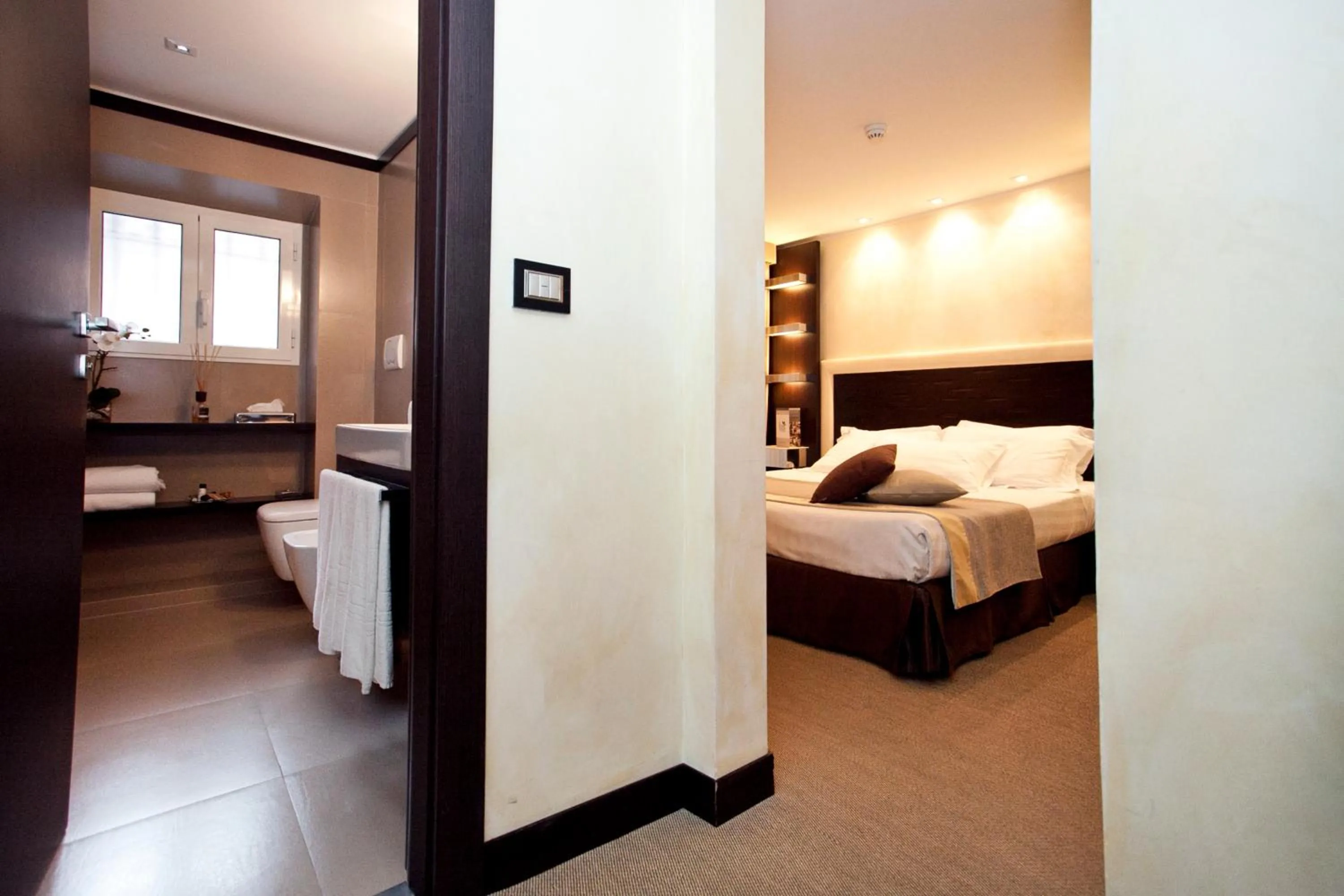 Photo of the whole room in Les Fleurs Luxury House