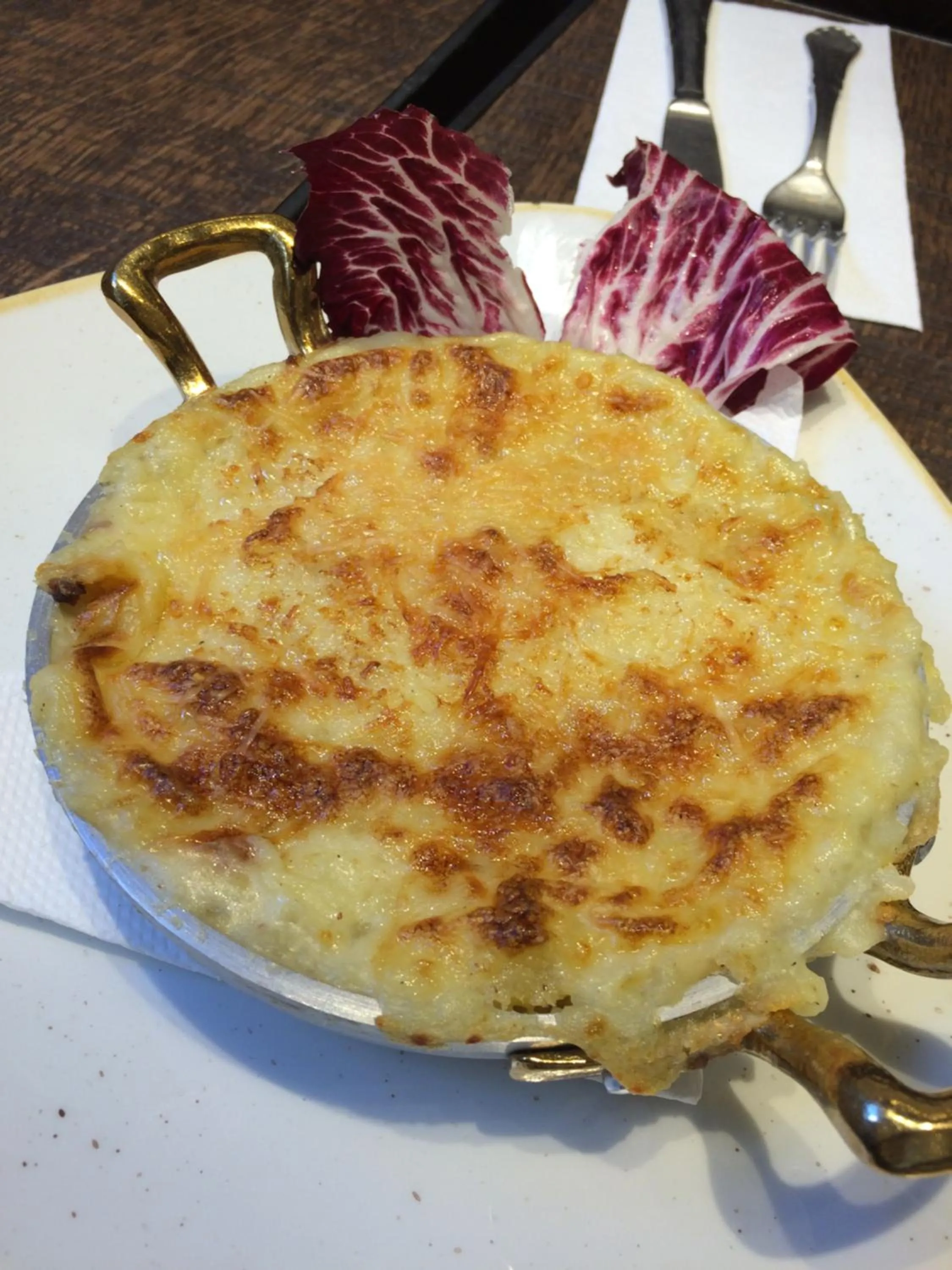 Food and drinks in Les Fleurs Luxury House