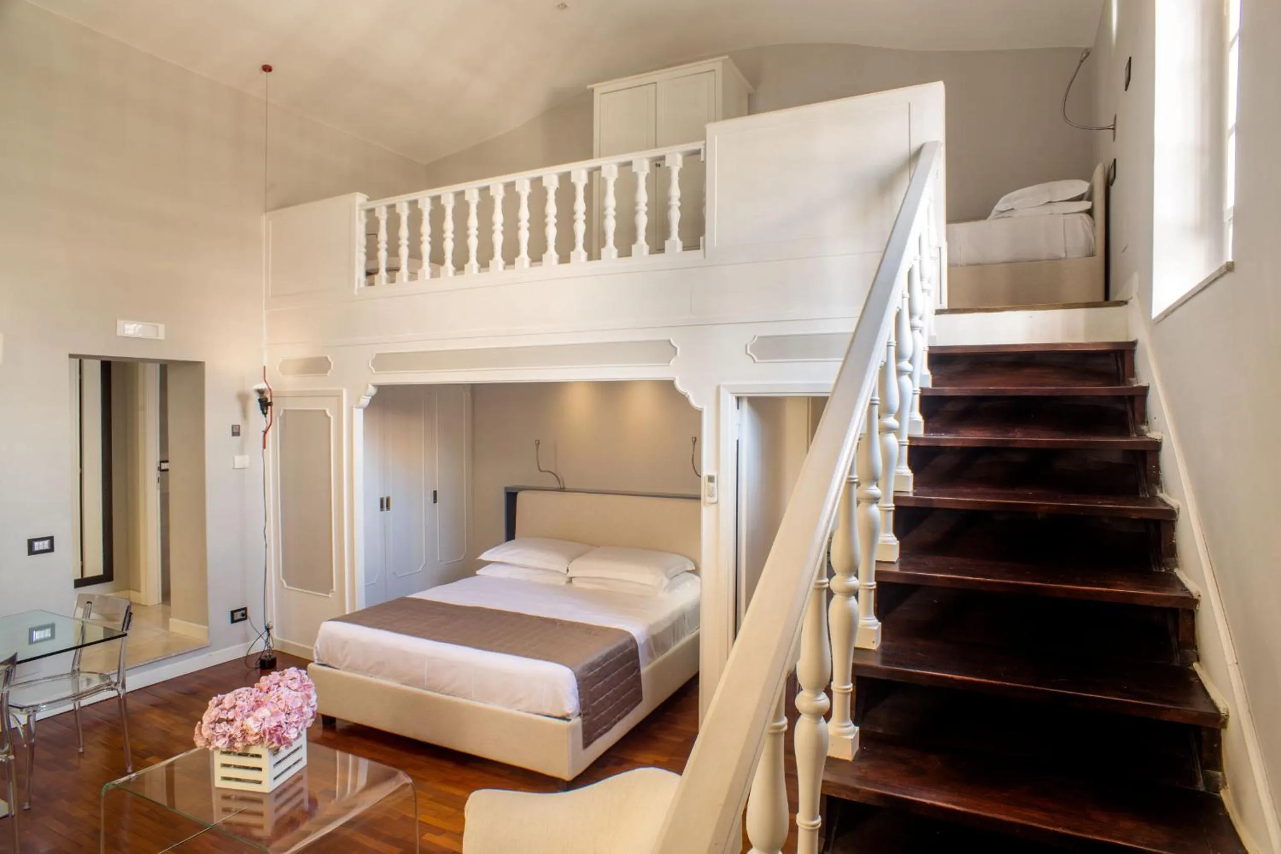 Photo of the whole room in Les Fleurs Luxury House