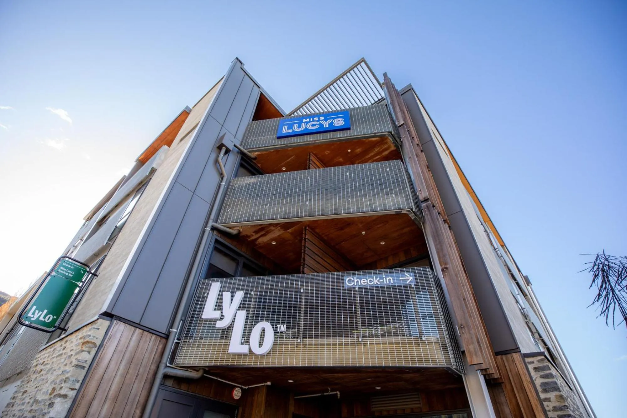 Property building in LyLo Queenstown