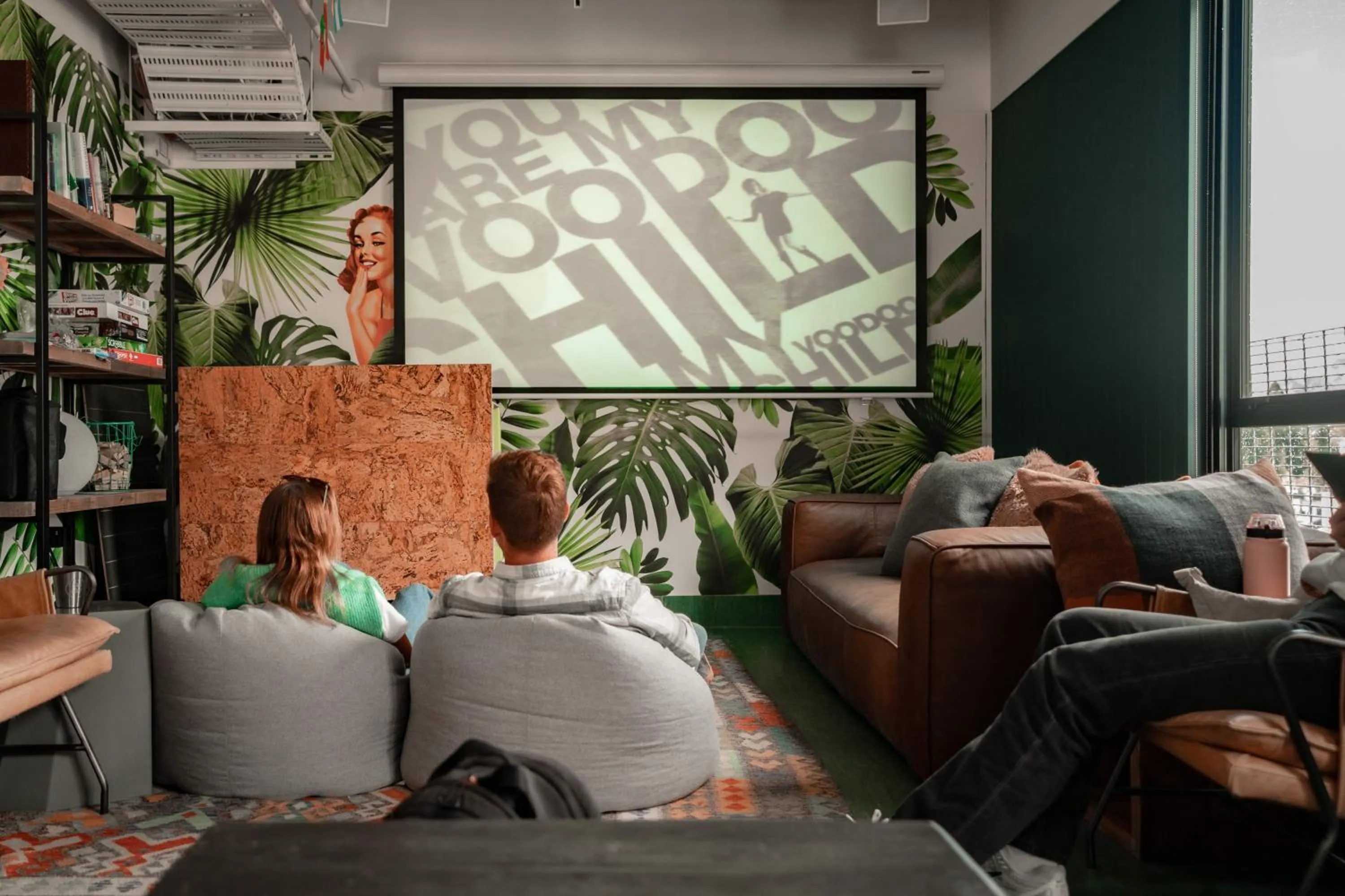 Communal lounge/ TV room in LyLo Queenstown