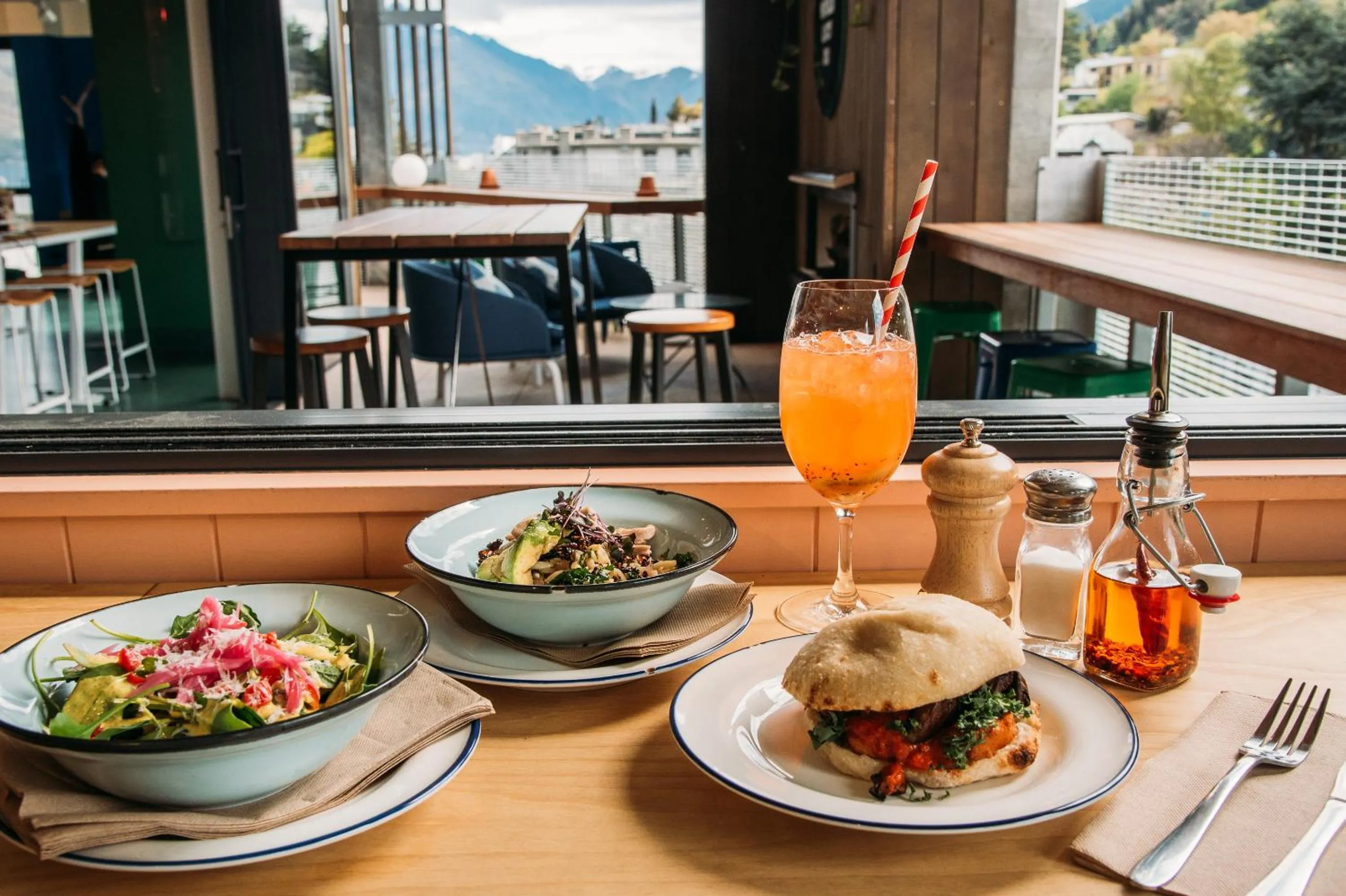 Restaurant/places to eat in Jucy Snooze Queenstown