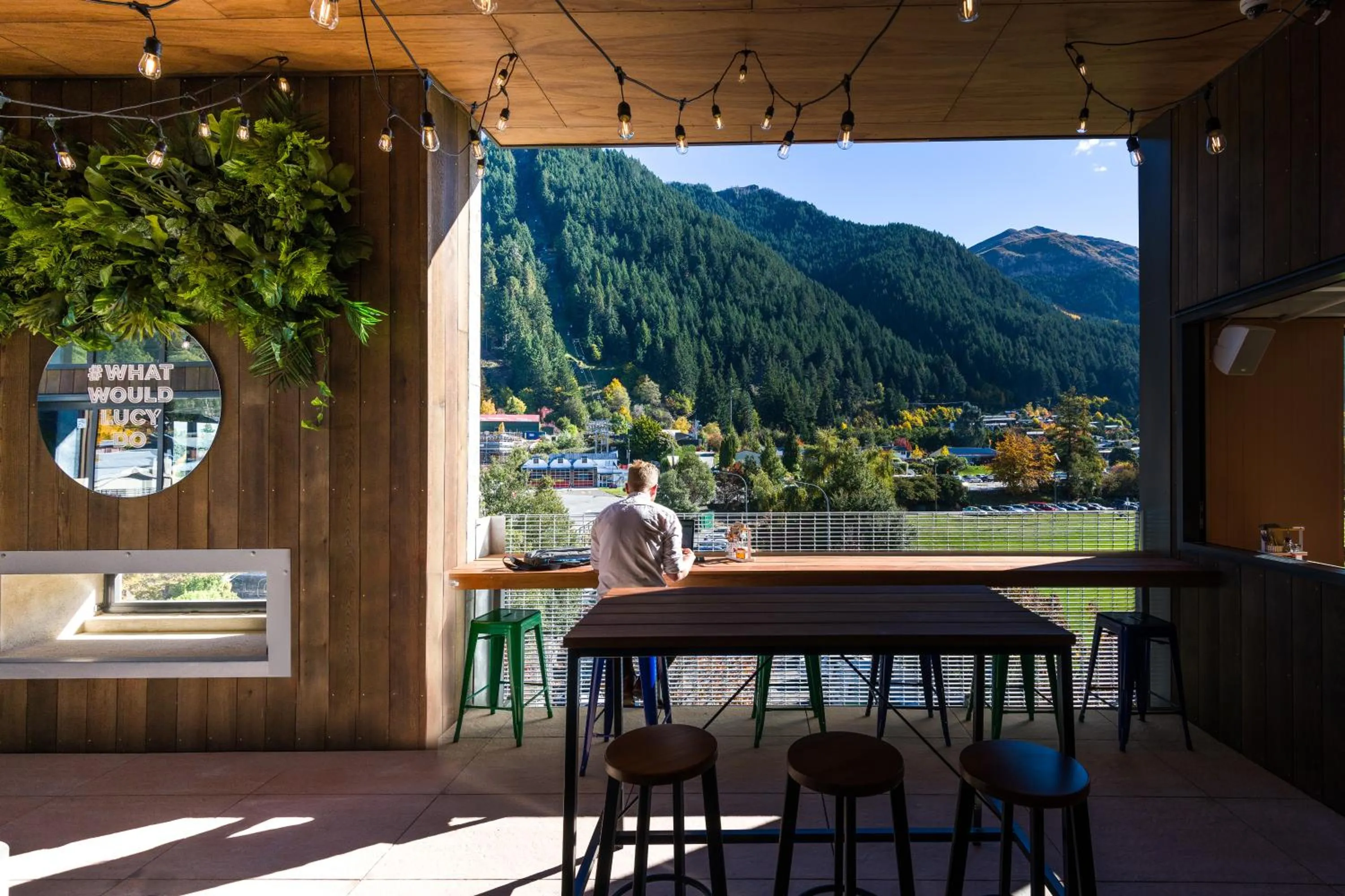 Restaurant/places to eat in LyLo Queenstown