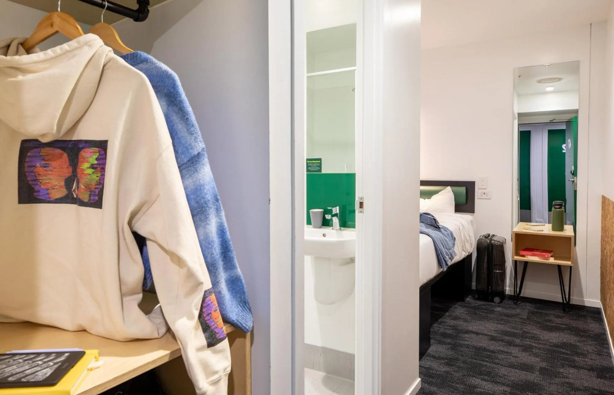 Bathroom, Bed in LyLo Queenstown