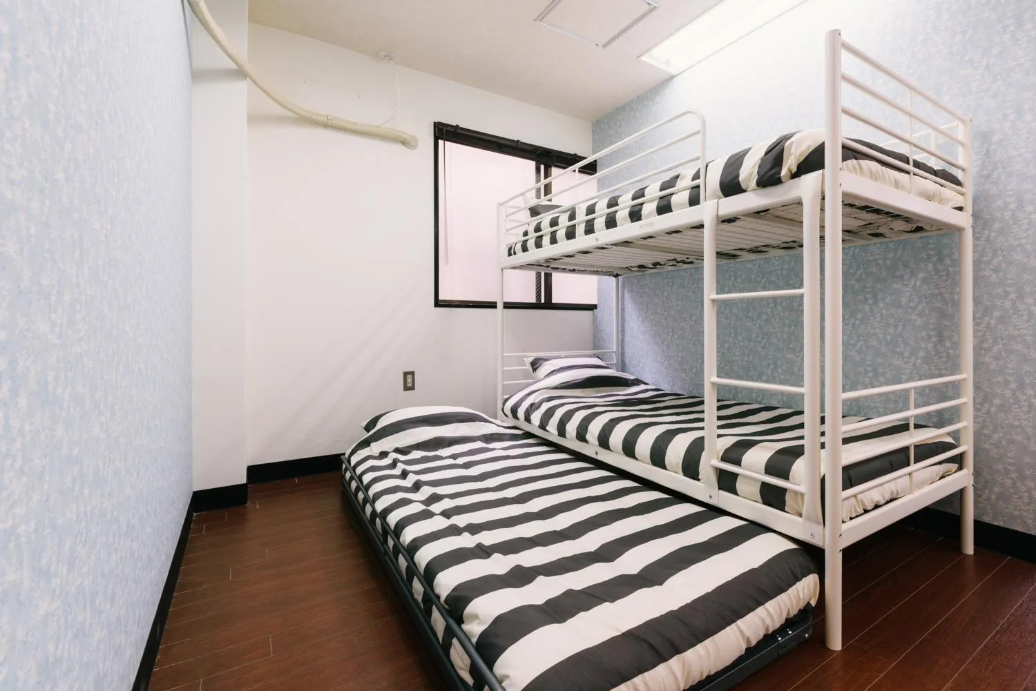 bunk bed, Bed in Guest House Yasuragi Hakataekimae