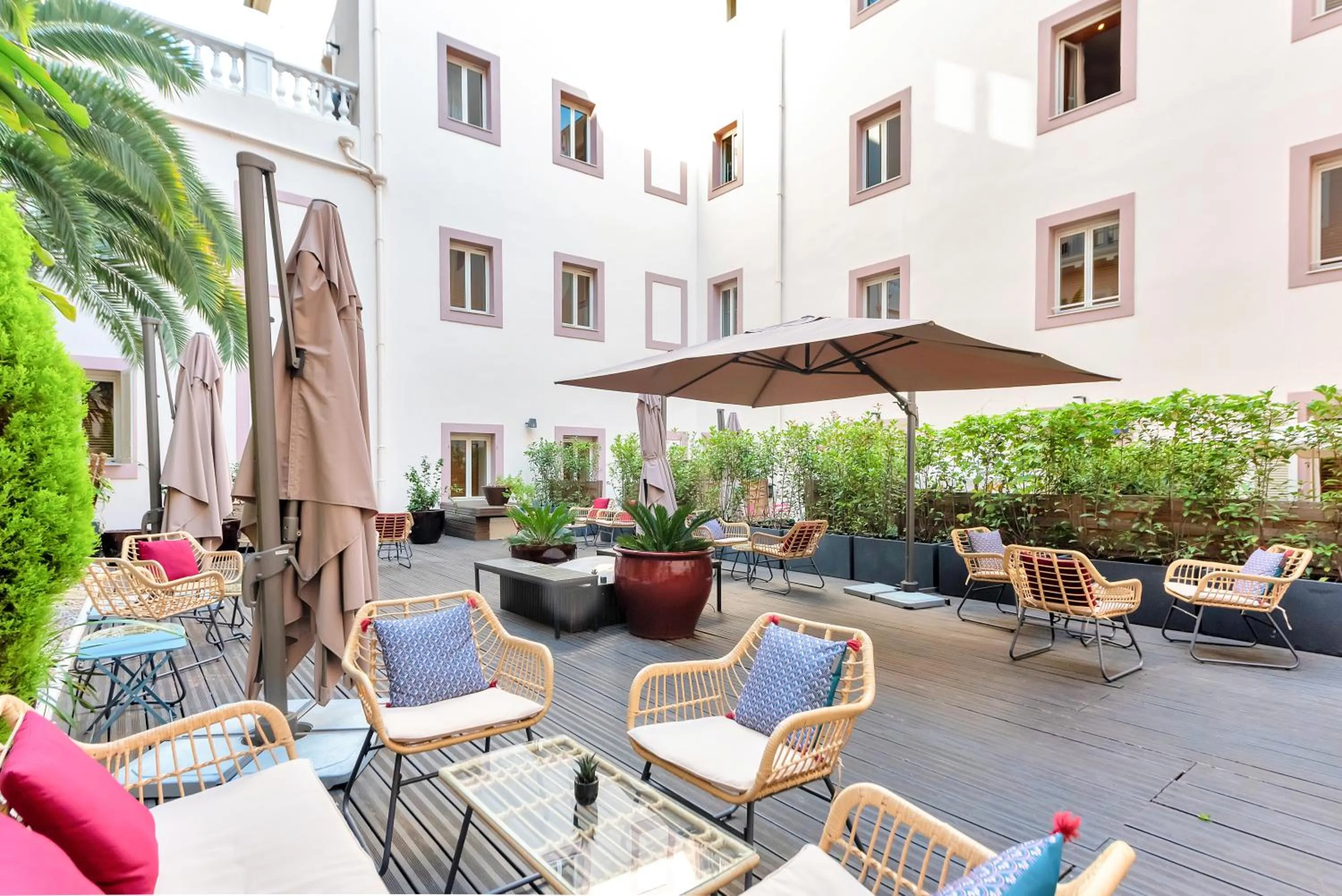 Garden in Hotel Beau Rivage