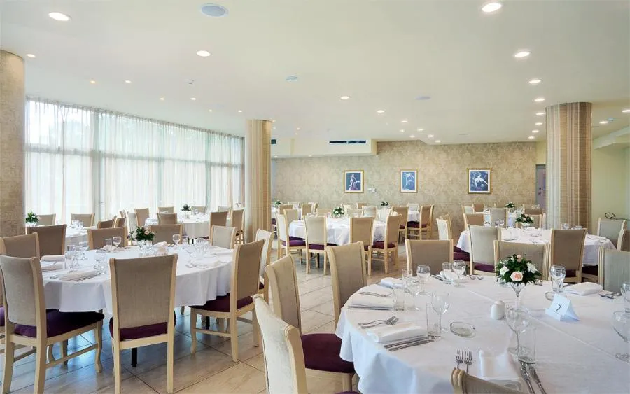 Restaurant/places to eat in Hotel Turist