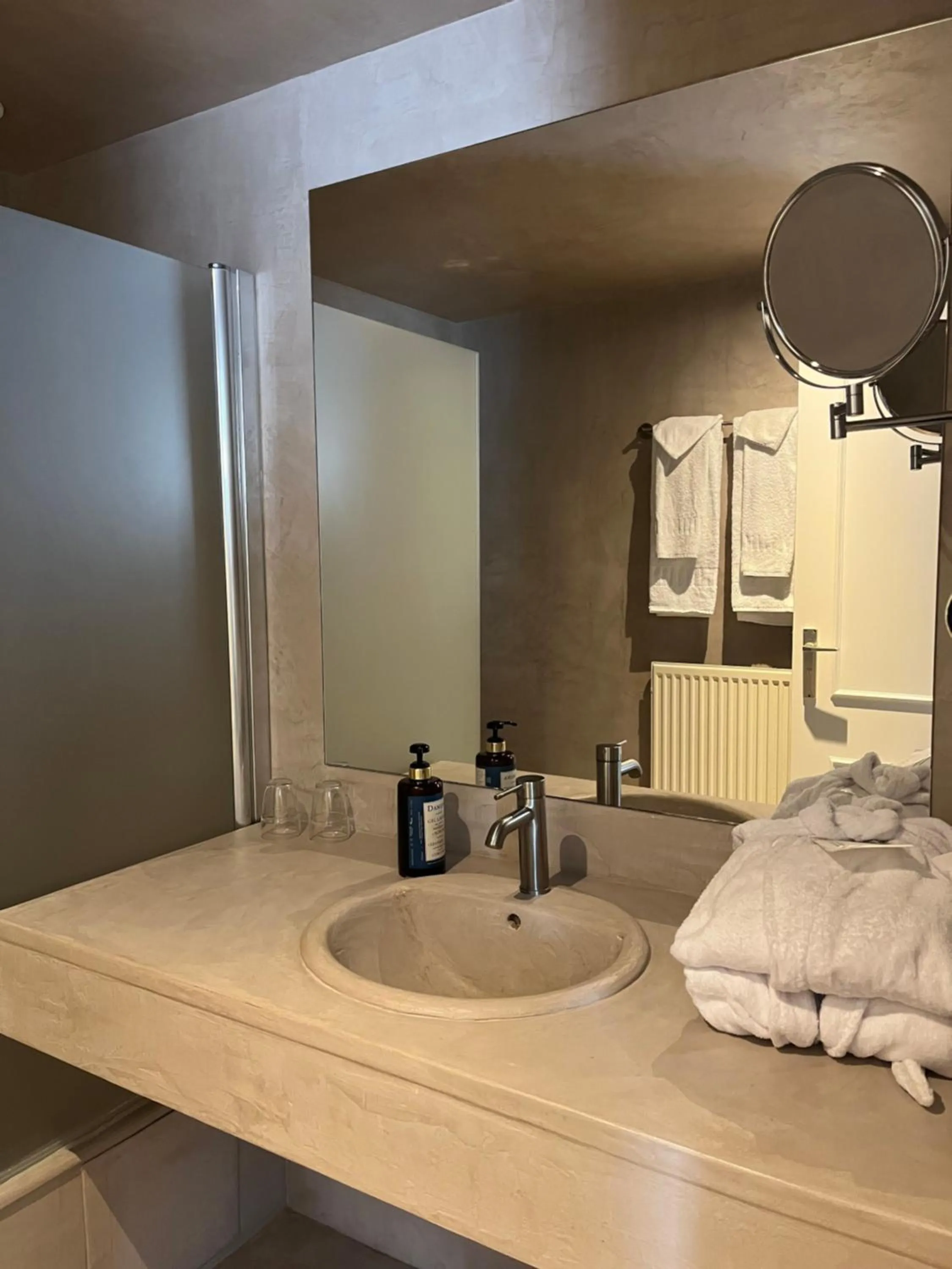 Bathroom in Hotel In den Bonten Os