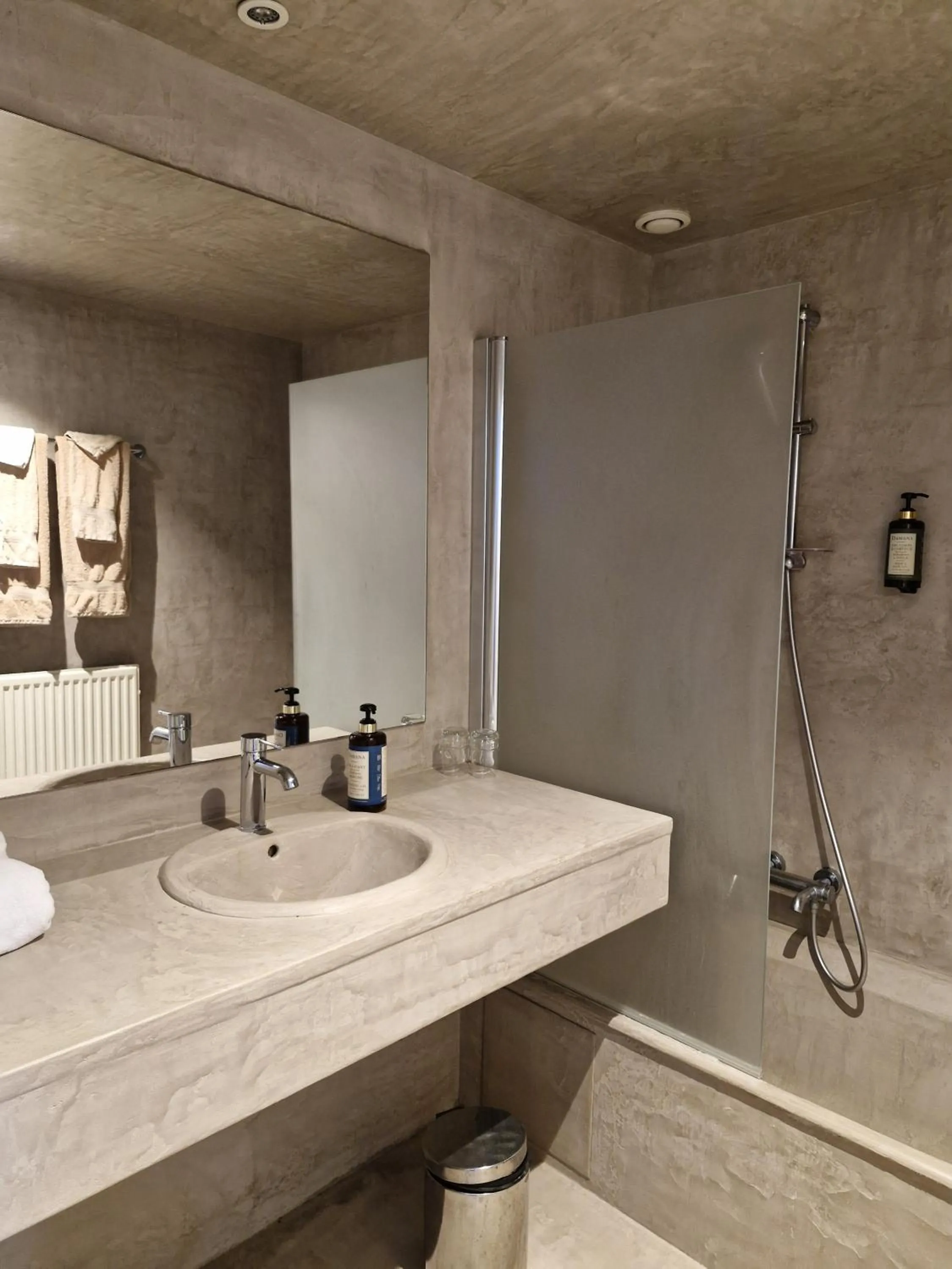 Bathroom in Hotel In den Bonten Os