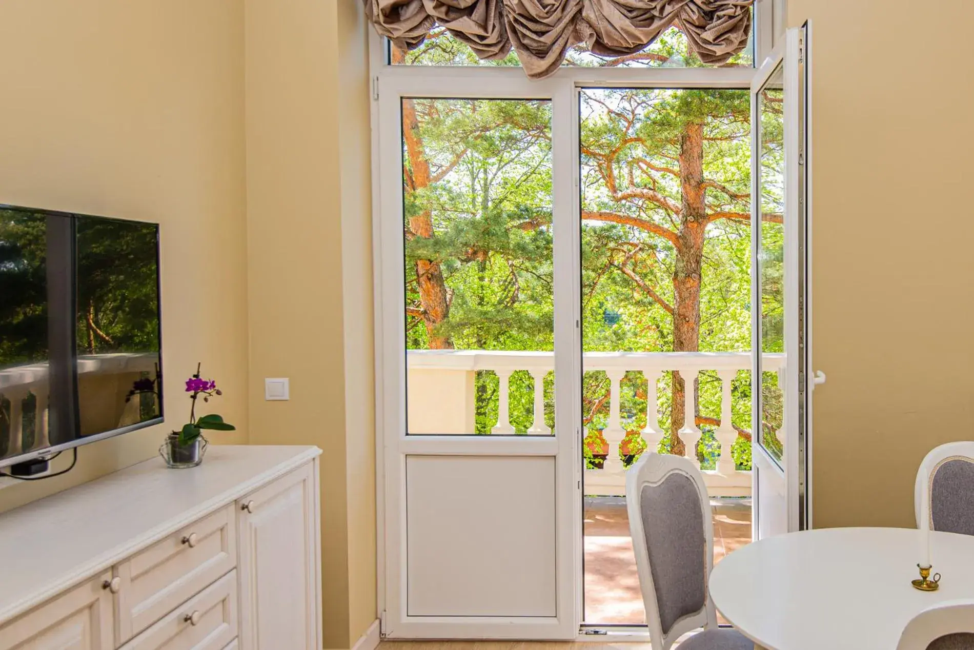 Queen Room with Balcony - Annex in Žuvėdra Queen Room with Balcony - Annex in Žuvėdra